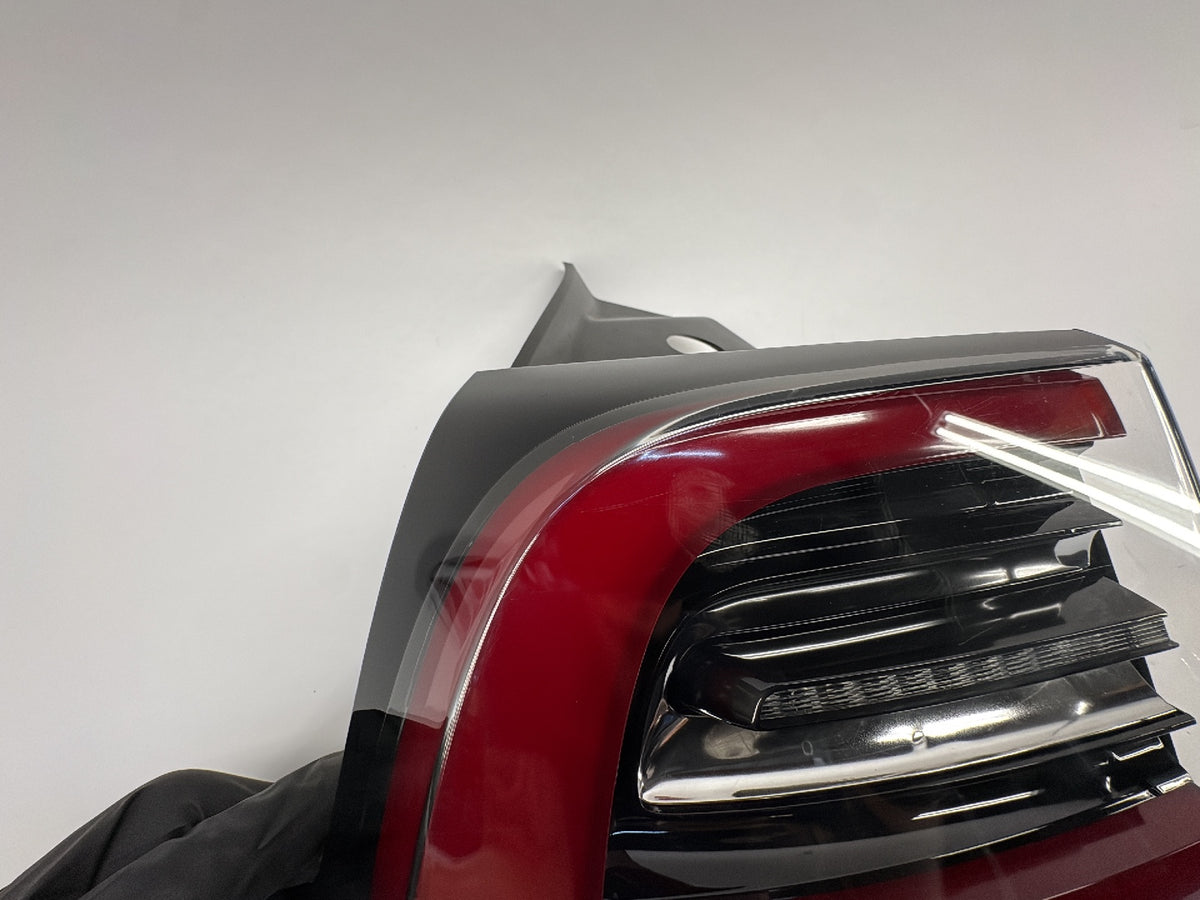 2020-2023 Tesla Model 3 Tail Lamp Rear Bodyside Left 1077397-00-H