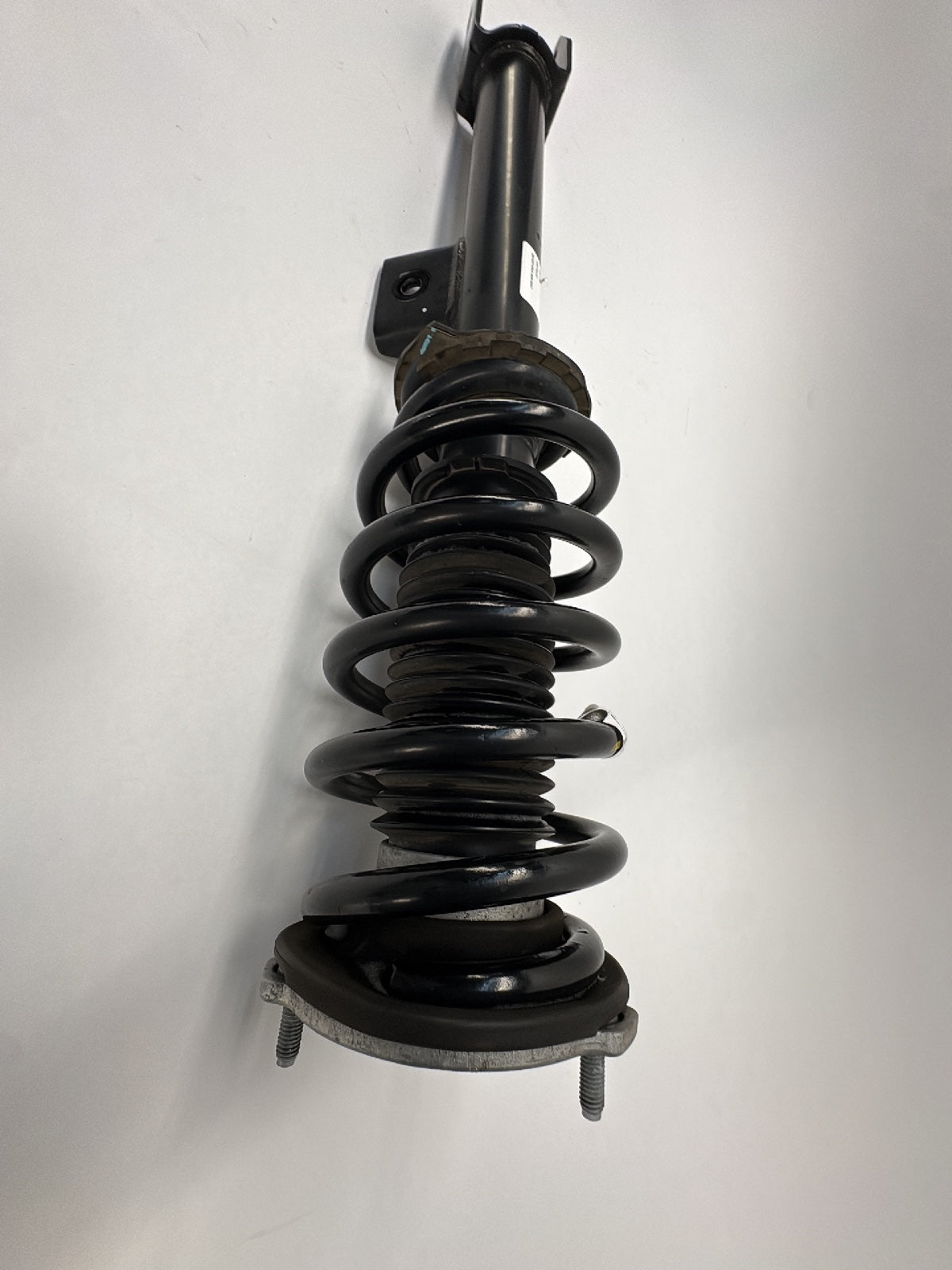 2020 Tesla Model 3 Front Right Strut Absorber 1044369-00-E