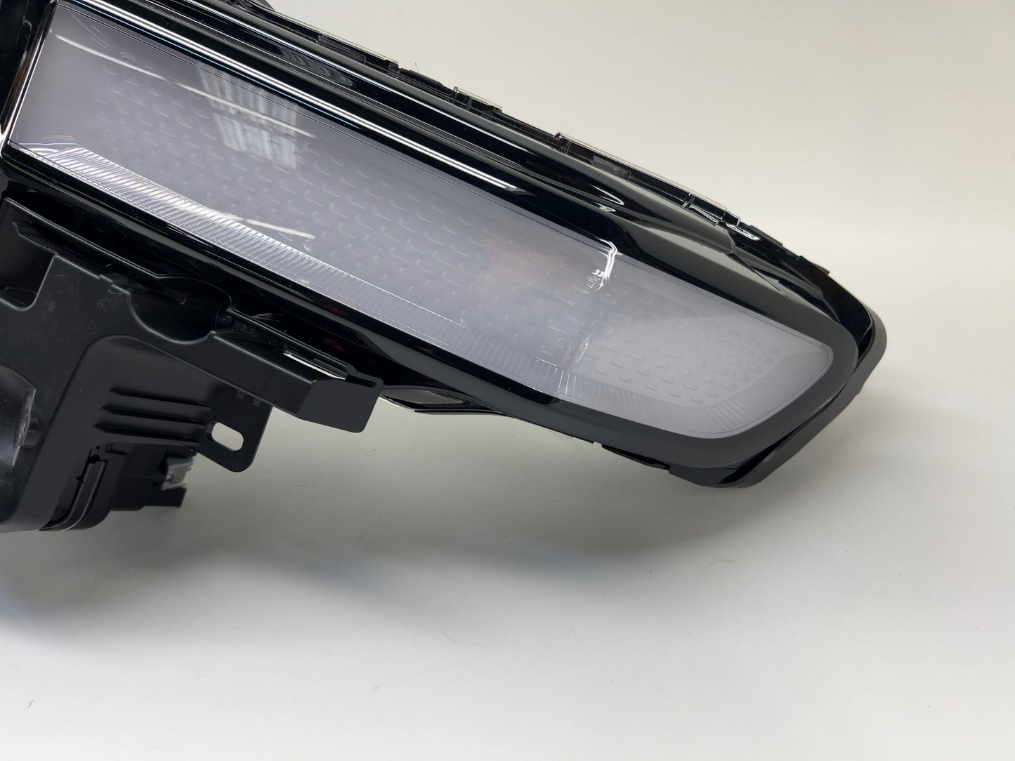 2024 Rivian R1T Left Headlamp Assembly PT00000465-R