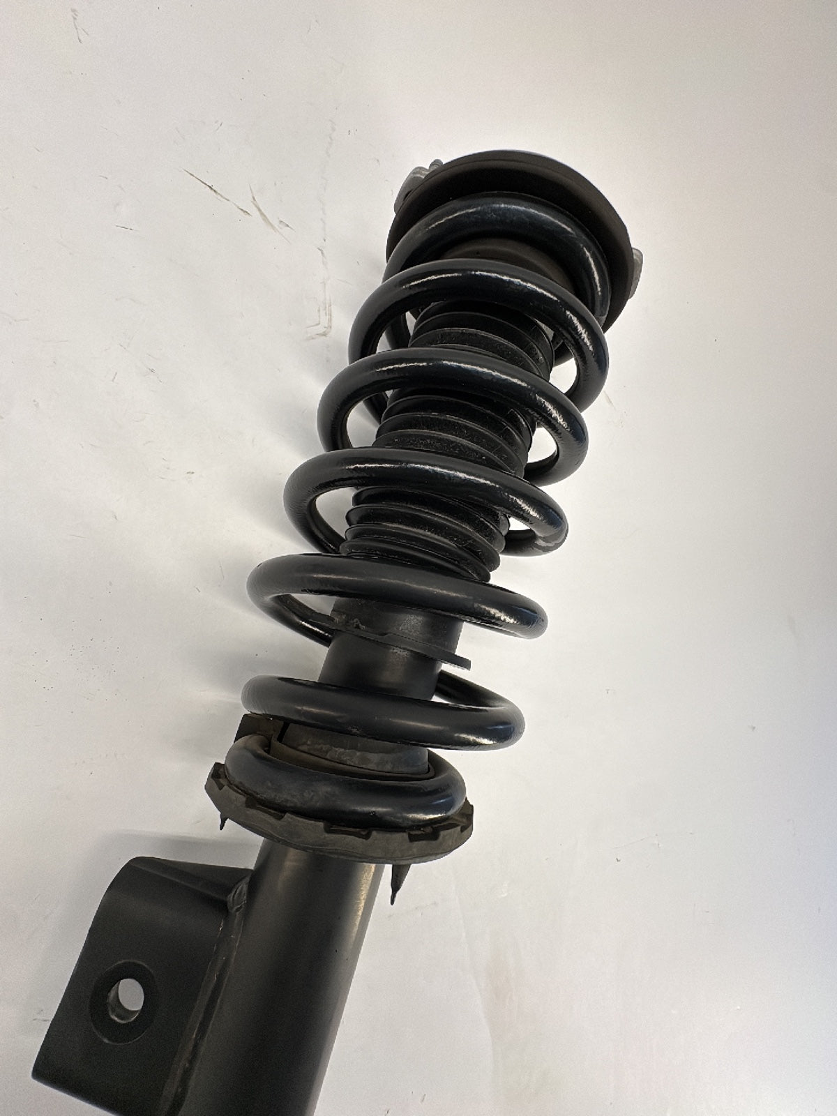 2021 Tesla Model Y Front Left Strut Absorber 1188364-00-B