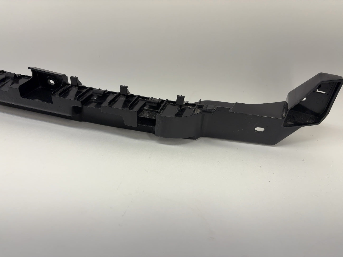 2022-2025 Tesla Model Y Rear Bumper Center Bracket 1494045-00-E
