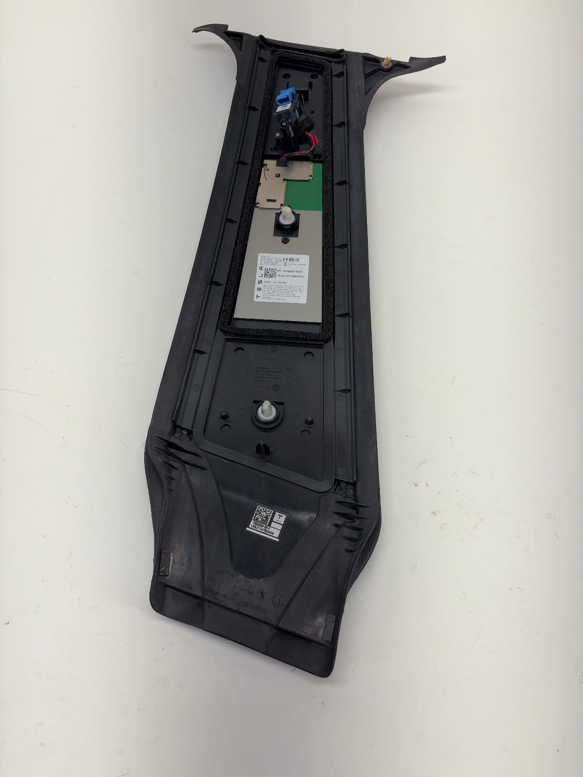 2021 Tesla Model Y B Pillar Glass w Camera Left 1506885-00-G