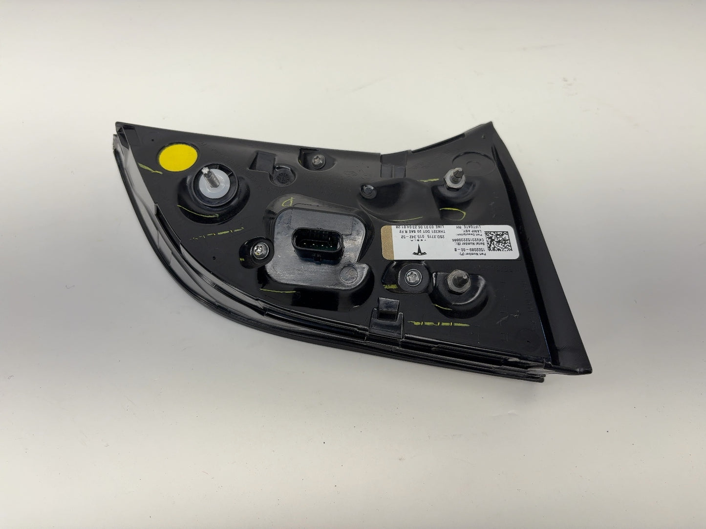 2023 Tesla Model Y Right Tail Lamp Trunk Mounted Global 1502089-00-B