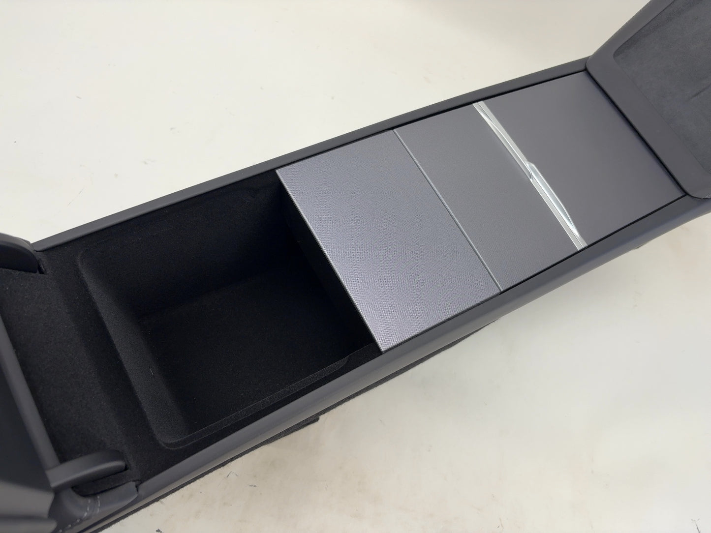 2025 Tesla Model 3 Highland Center Console 1982882-22-F