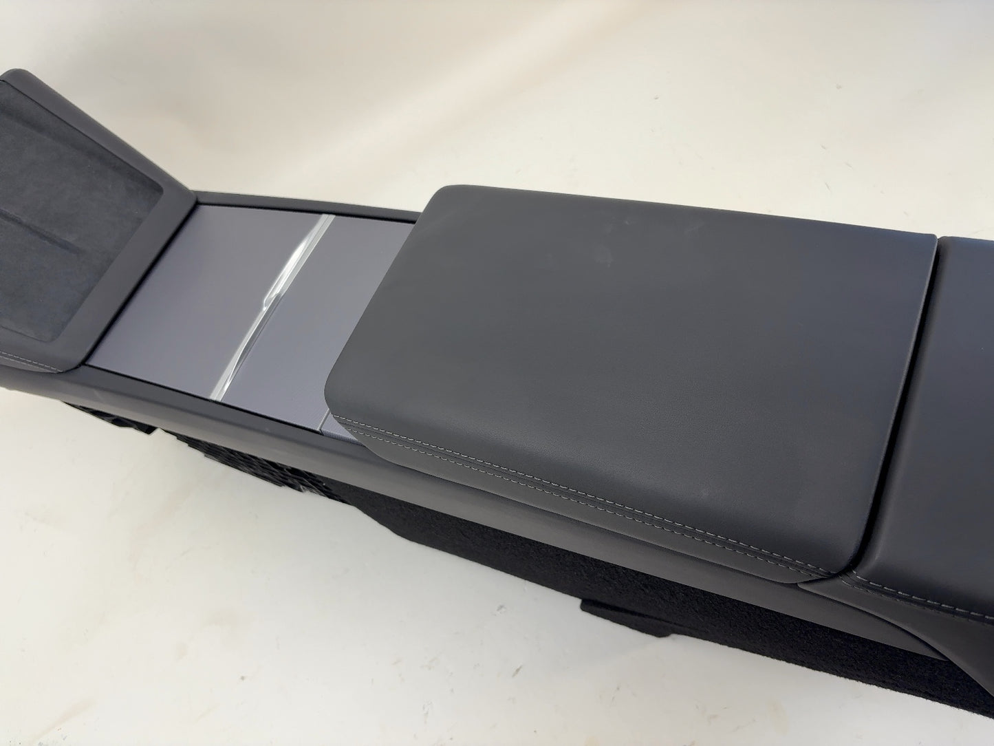 2025 Tesla Model 3 Highland Center Console 1714377-24-L