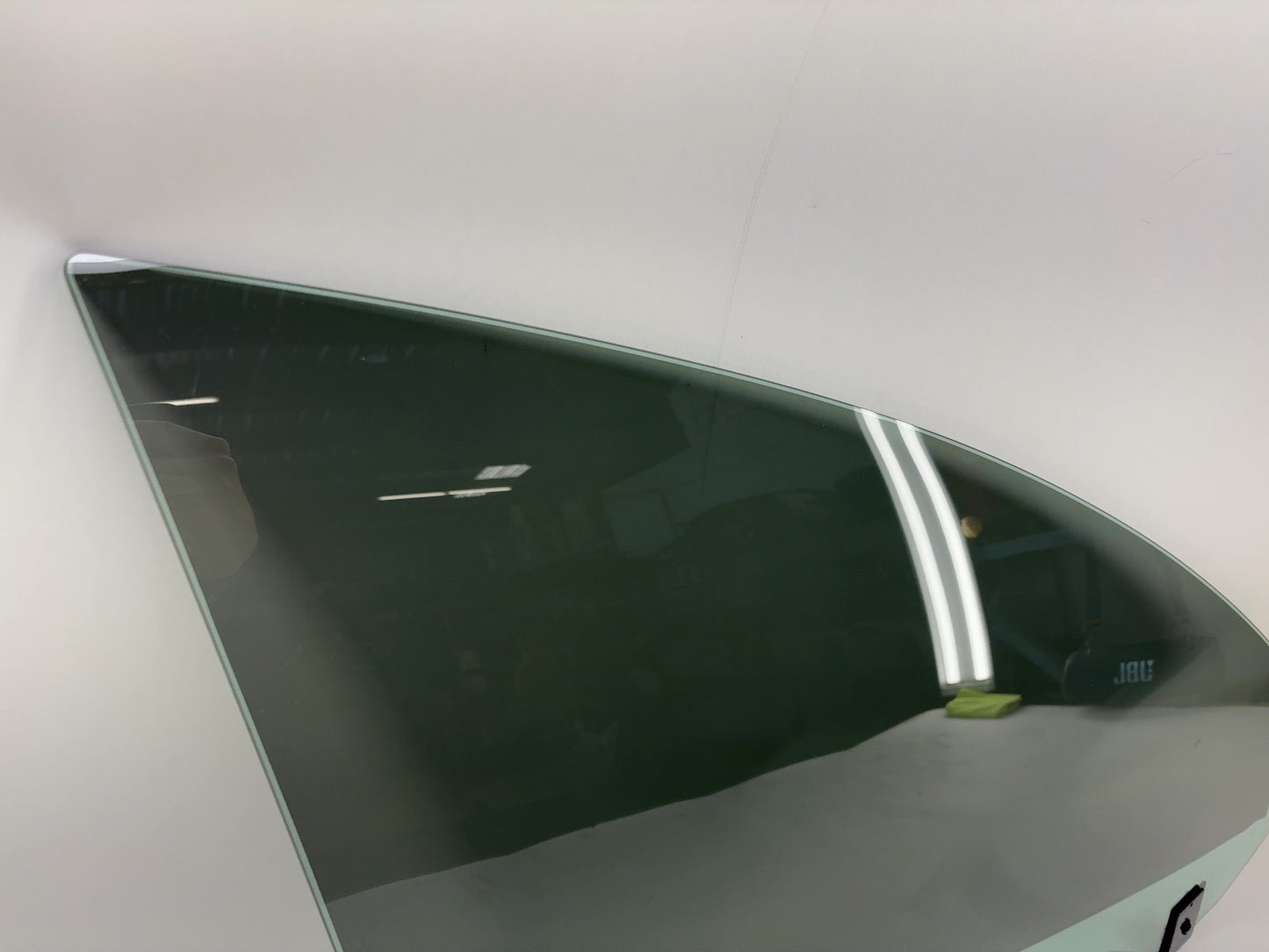 2022 Tesla Model 3 Front Right Door Glass Laminated 1568568-00-C