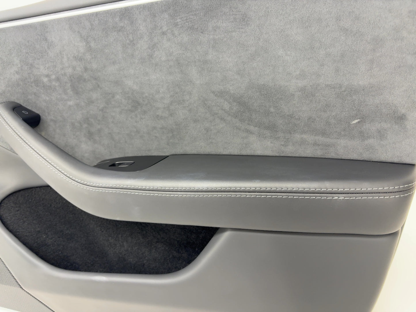 2024 Tesla Model 3 Highland Front Right Door Panel 1983177-20-C