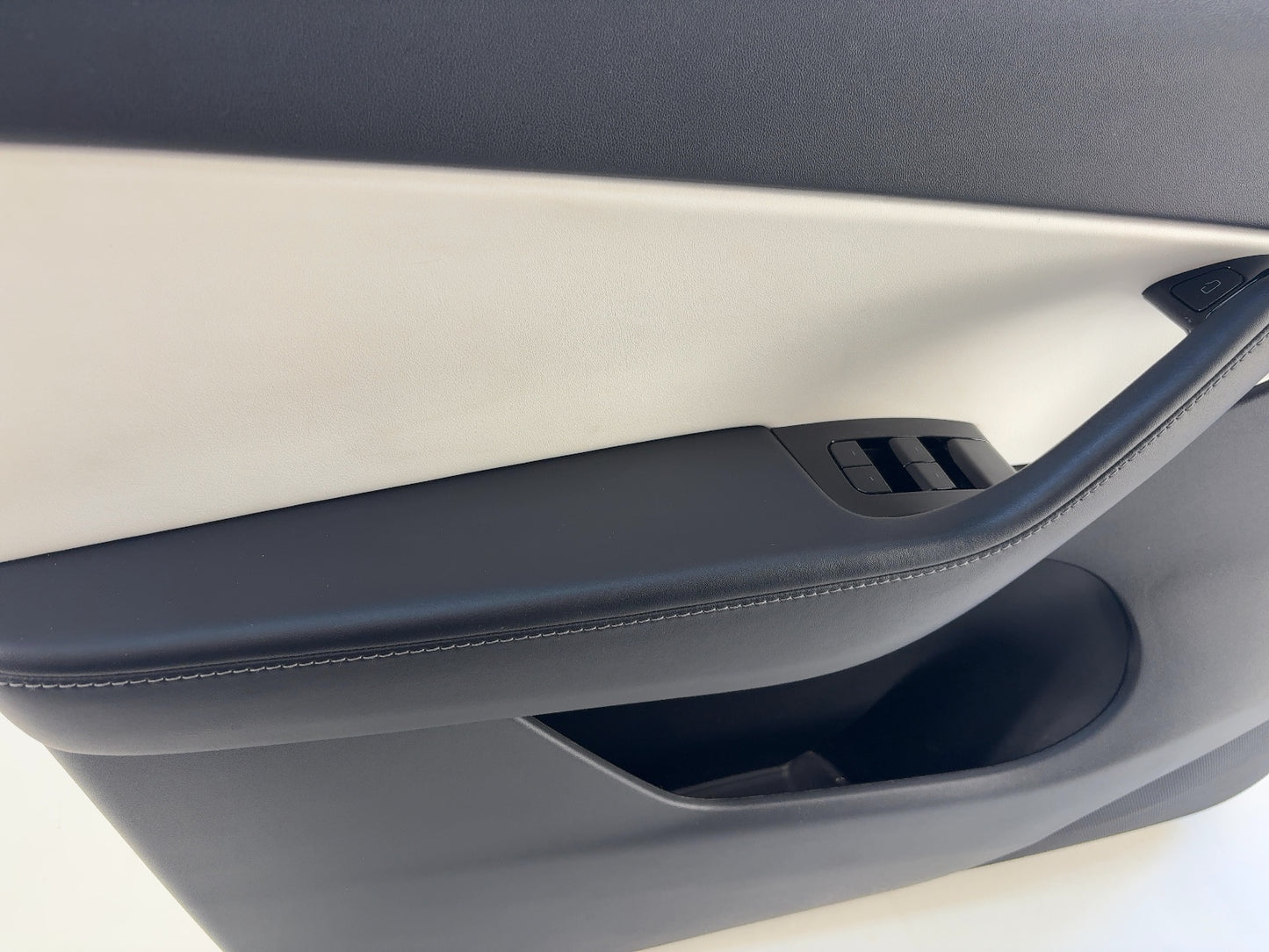 2021 Tesla Model Y Front Left Door Panel 1497294-92-B