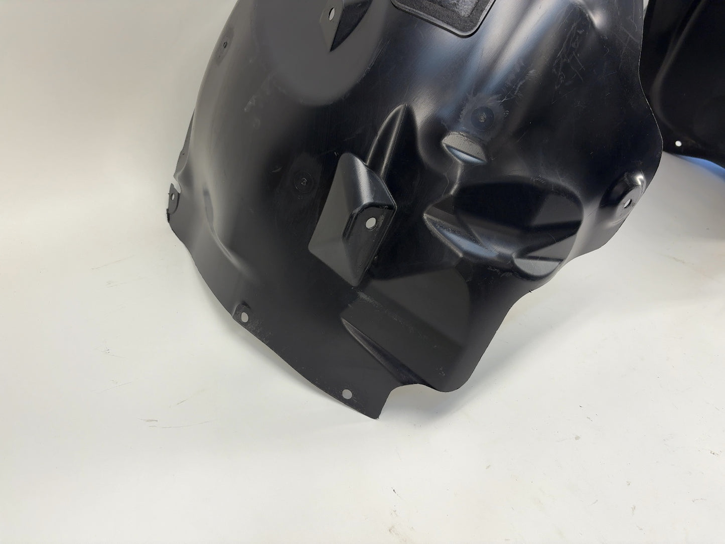 2023 Tesla Model Y Front Right Wheel Liner 1623742-00-B