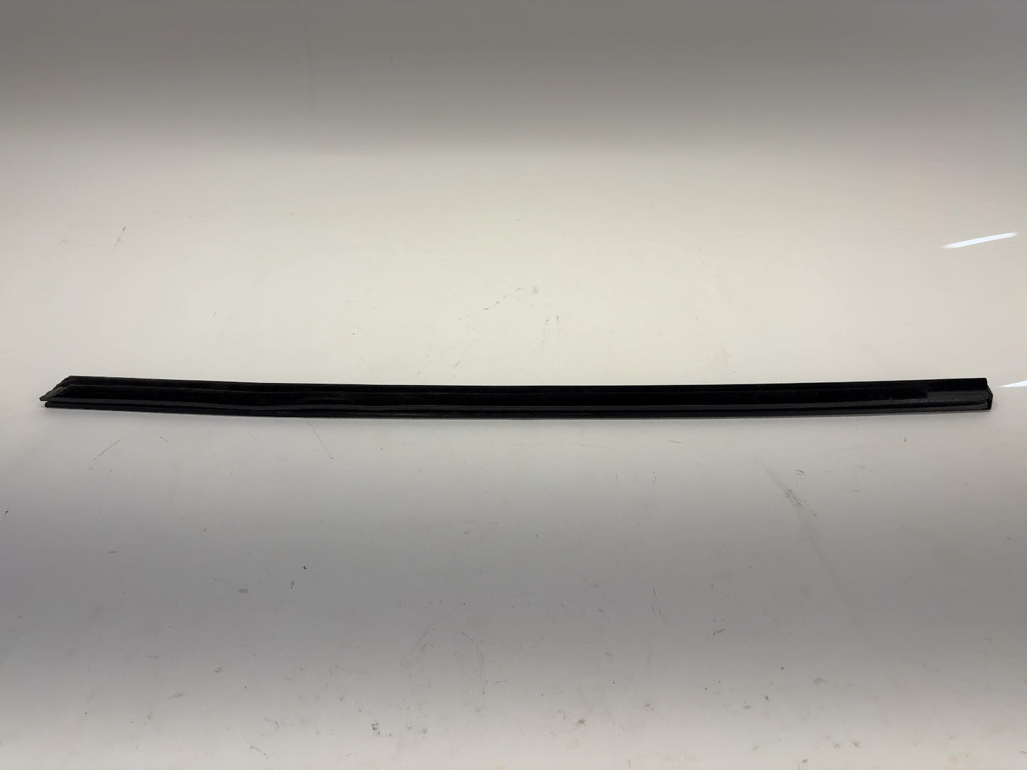 2024 Tesla Model 3 Highland Front Right Door Belt Molding 1873572-99-A