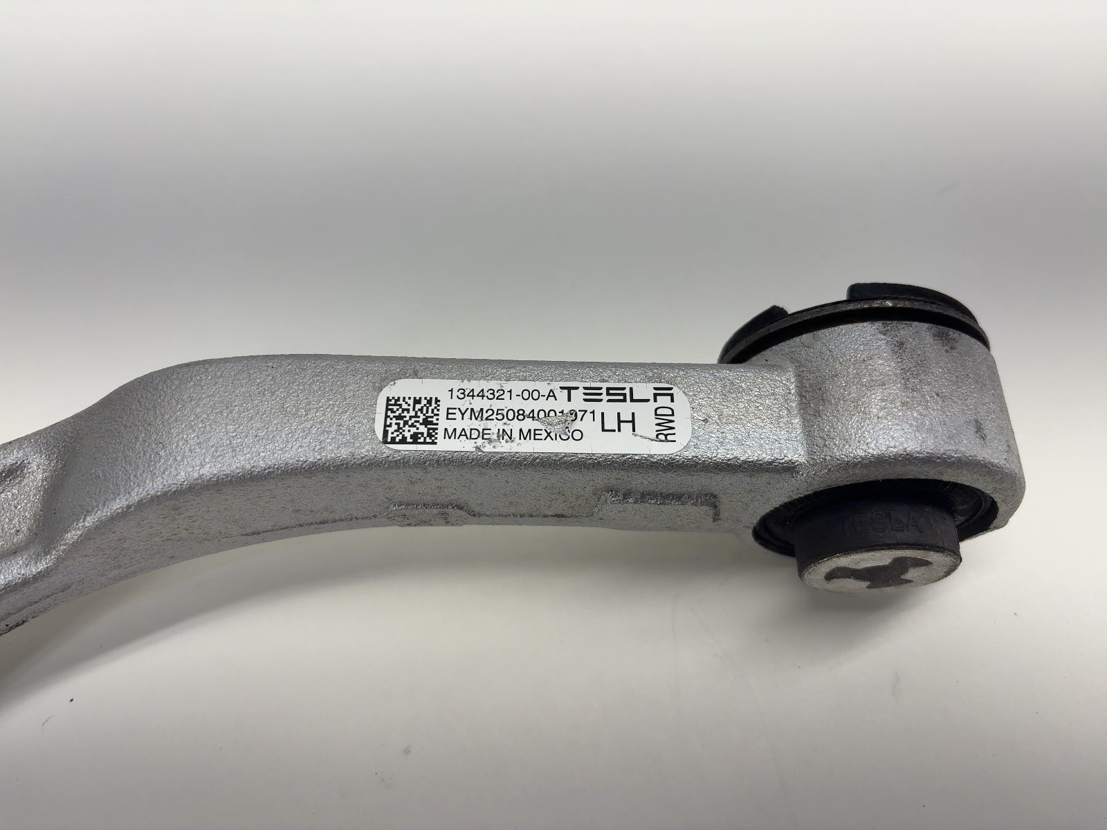 2026 Tesla Model Y Juniper Front Upper Control Arm Left 1344321-00