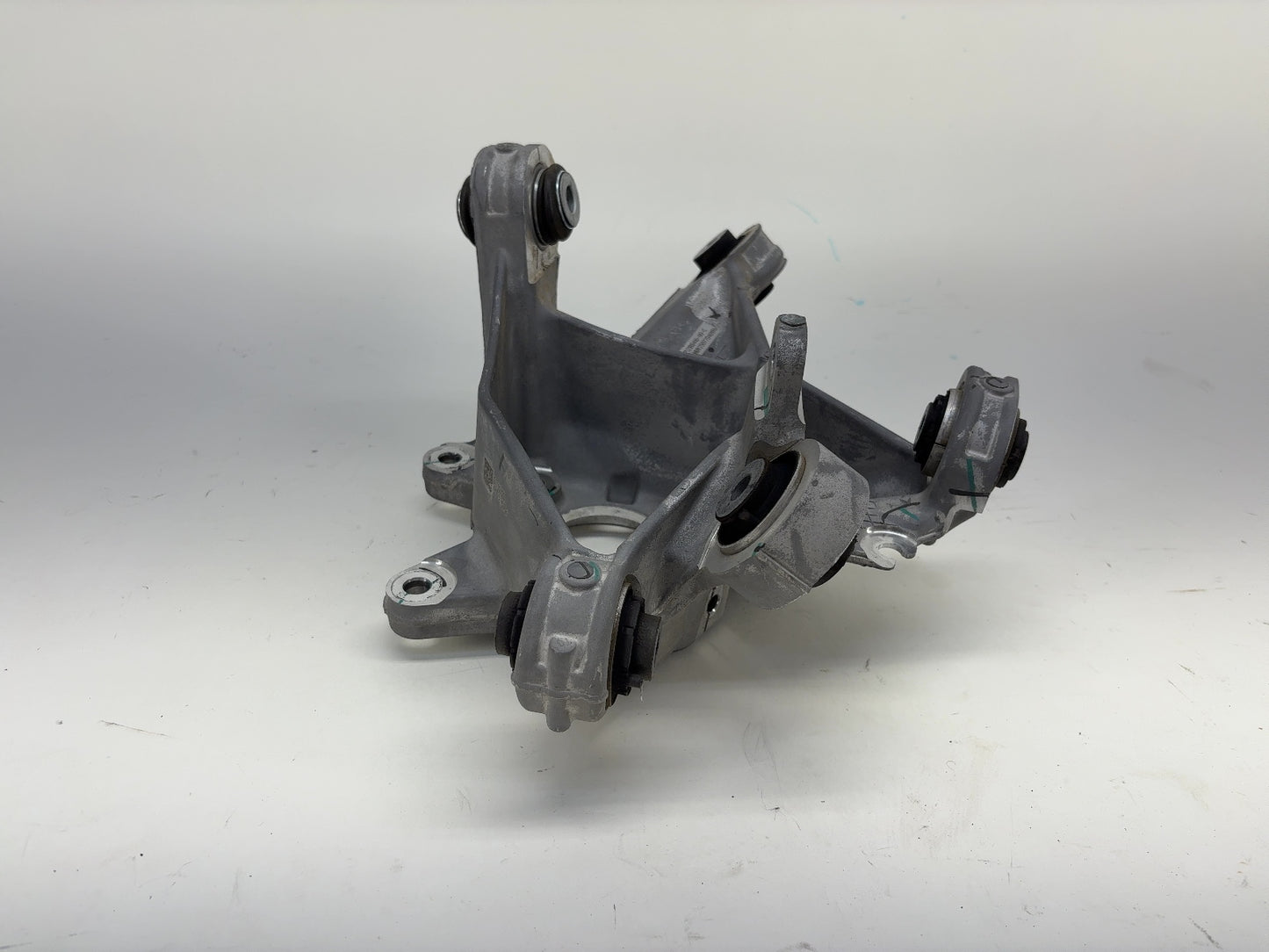 2026 Tesla Model Y Juniper Rear Knuckle Right 2188416-00-C