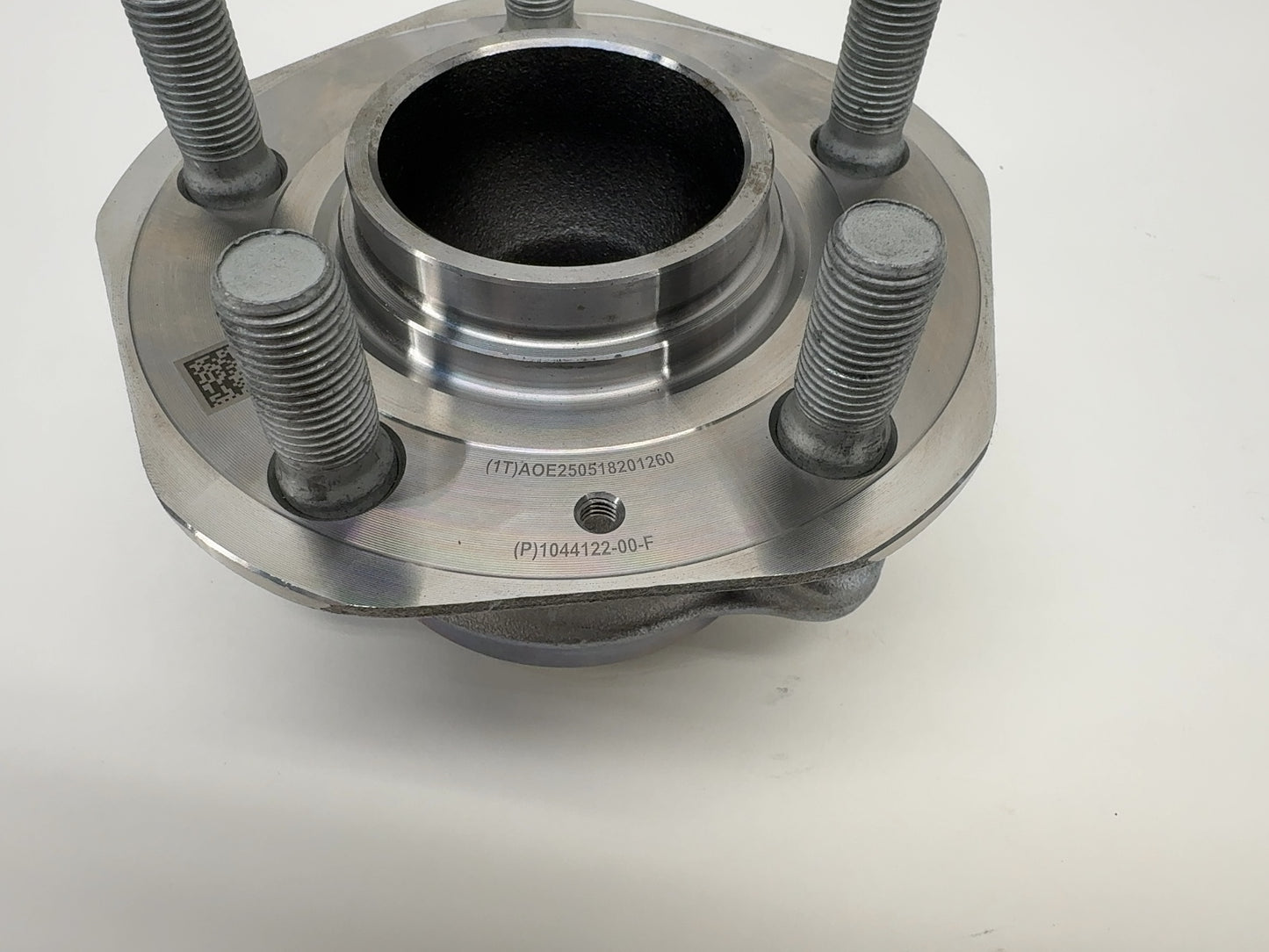 2025 Tesla Model 3 Highland Front Non Driven Hub 1044122-00-F