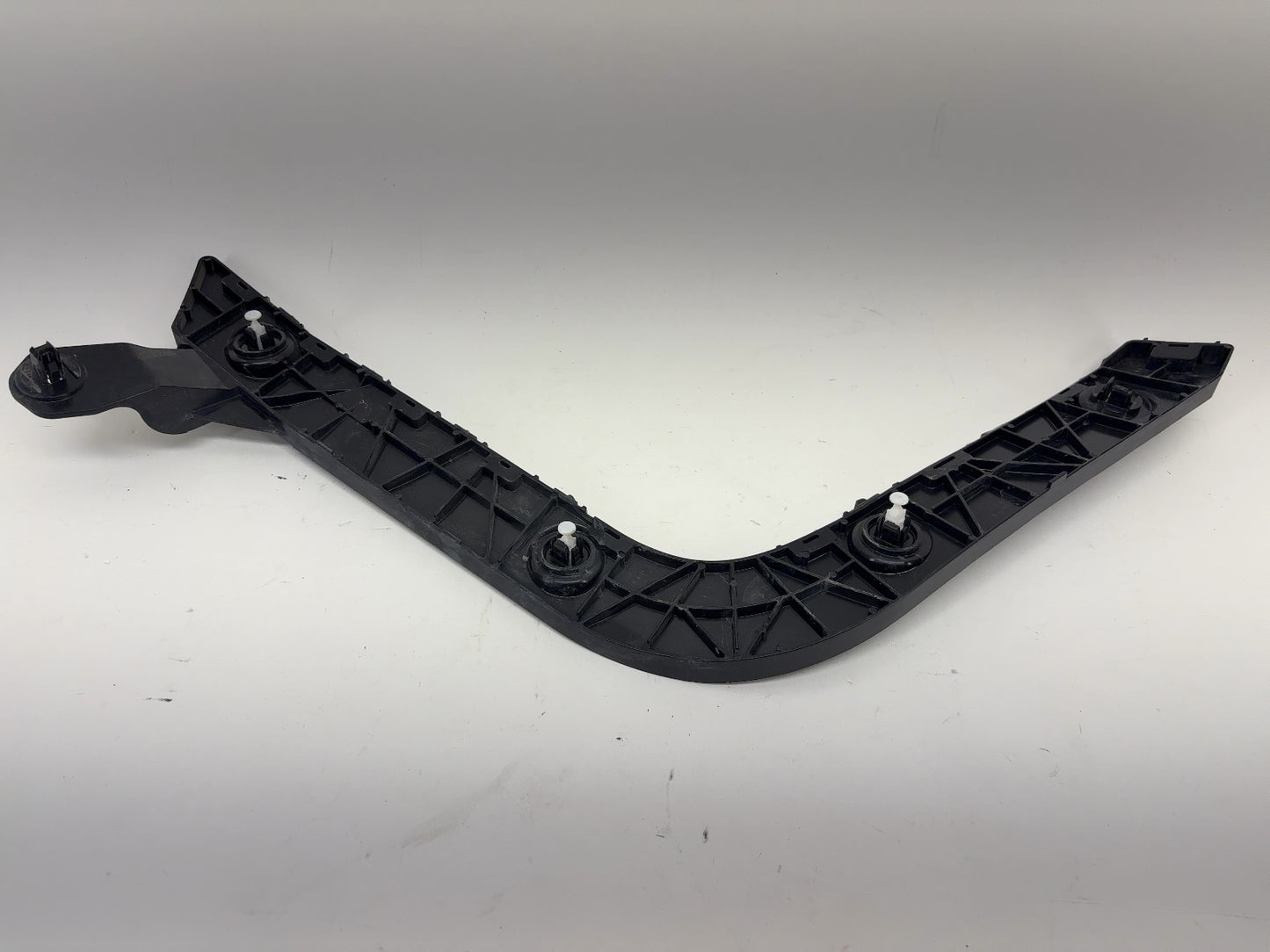 2023 Tesla Model Y Rear Right Bumper Retainer Bracket 1494037-00-A