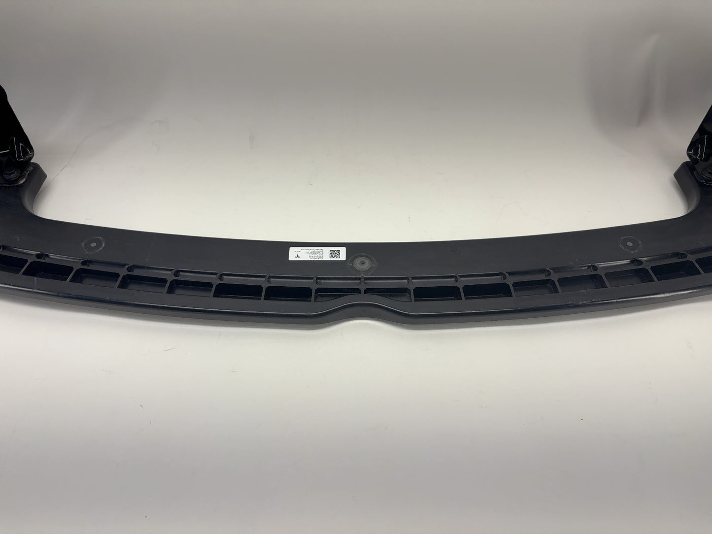 2025 Tesla Model 3 Highland Front Ankle Catcher Performance U 1772362-00-E