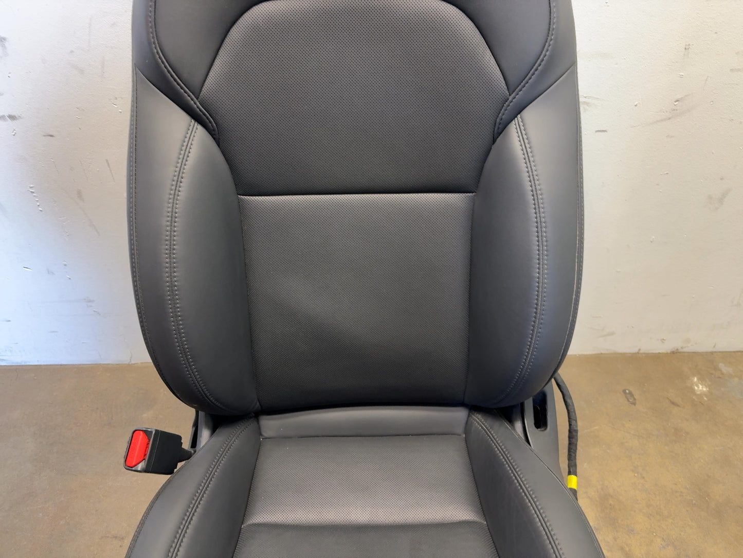 2025 Tesla Model 3 Highland Front Left Seat Assembly 7754322-01-C