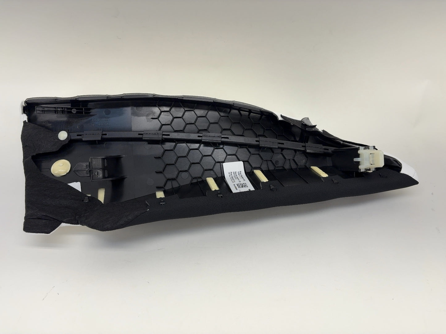 2025 Tesla Model 3 Highland Second Row Bolster Left White 1836647-02-C