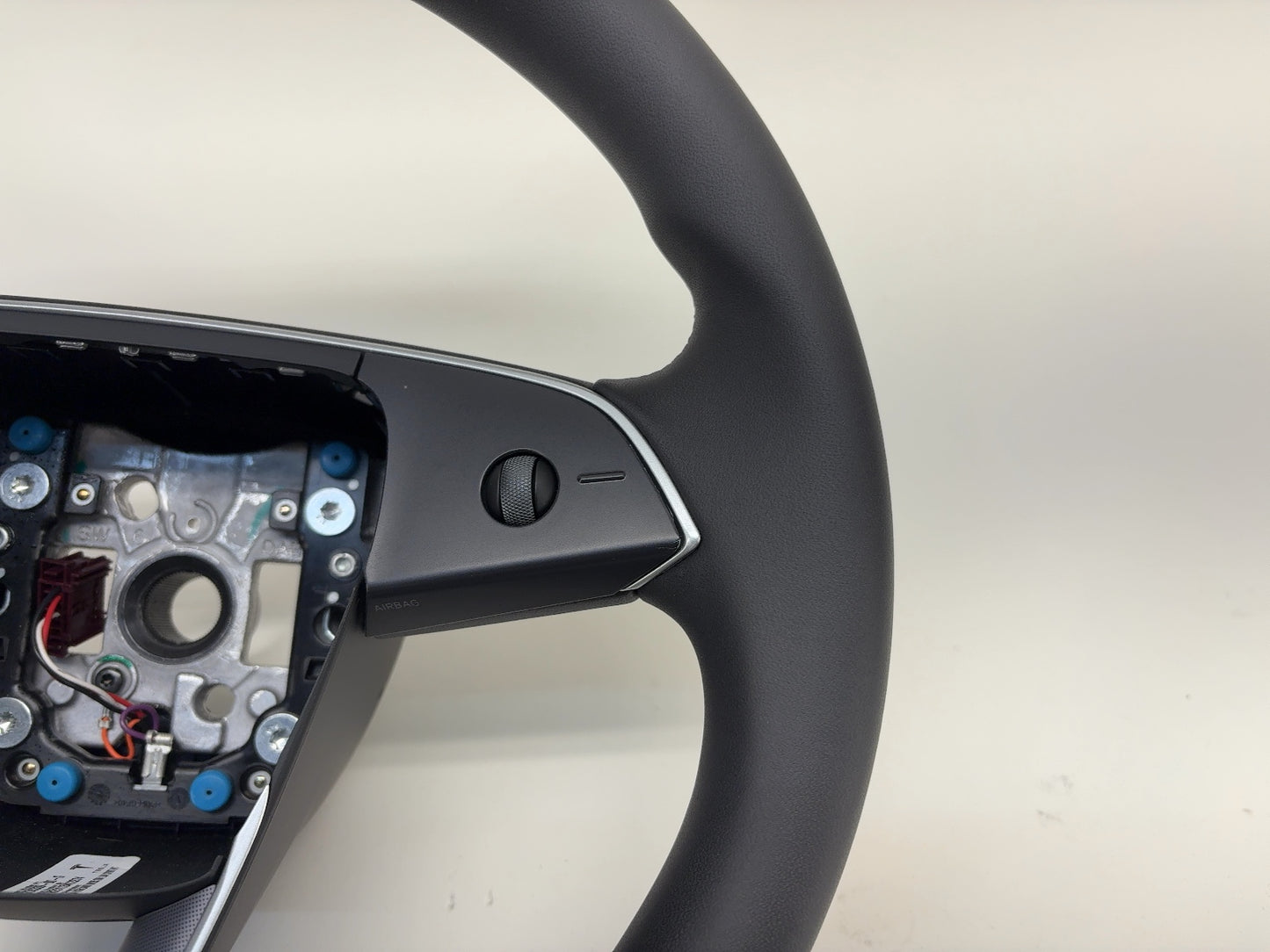 2025 Tesla Model 3 Highland Steering Wheel Pur Leather 1735339-00-G