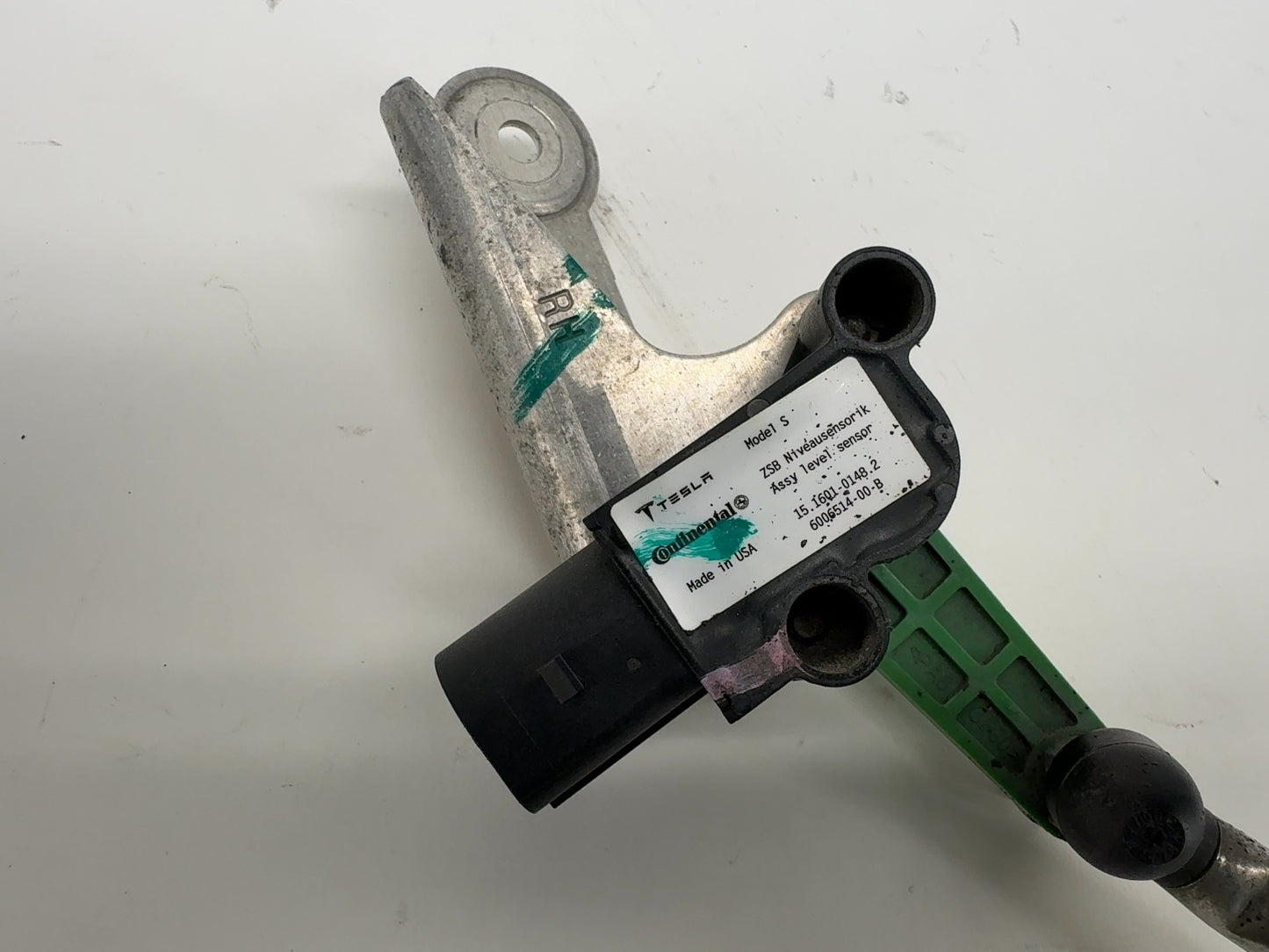 2015 Tesla Model S Air Suspension Sensor Rear Right 6006526-00-B