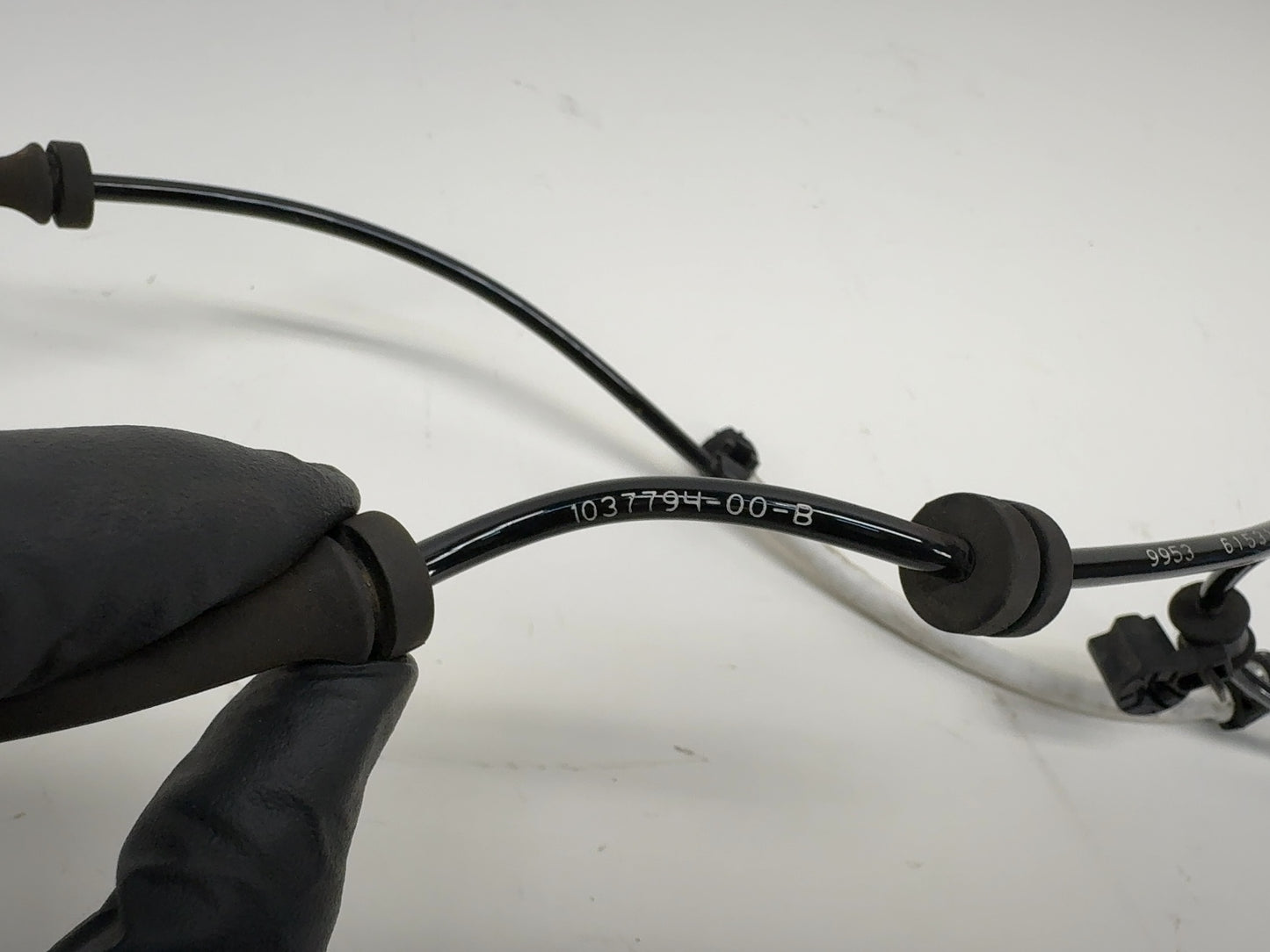 2015 Tesla Model S Front Wheel Speed Sensor 1037794-00-B