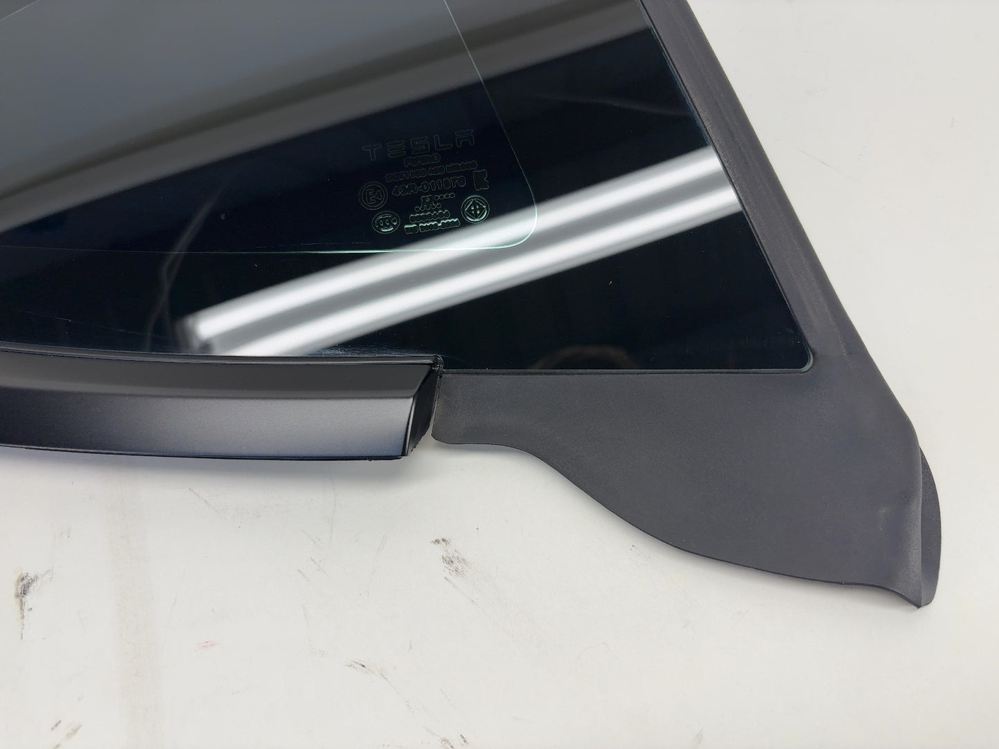 2024-2025 Tesla Model 3 Highland Rear Quarter Glass Left Black 1915483-21-C