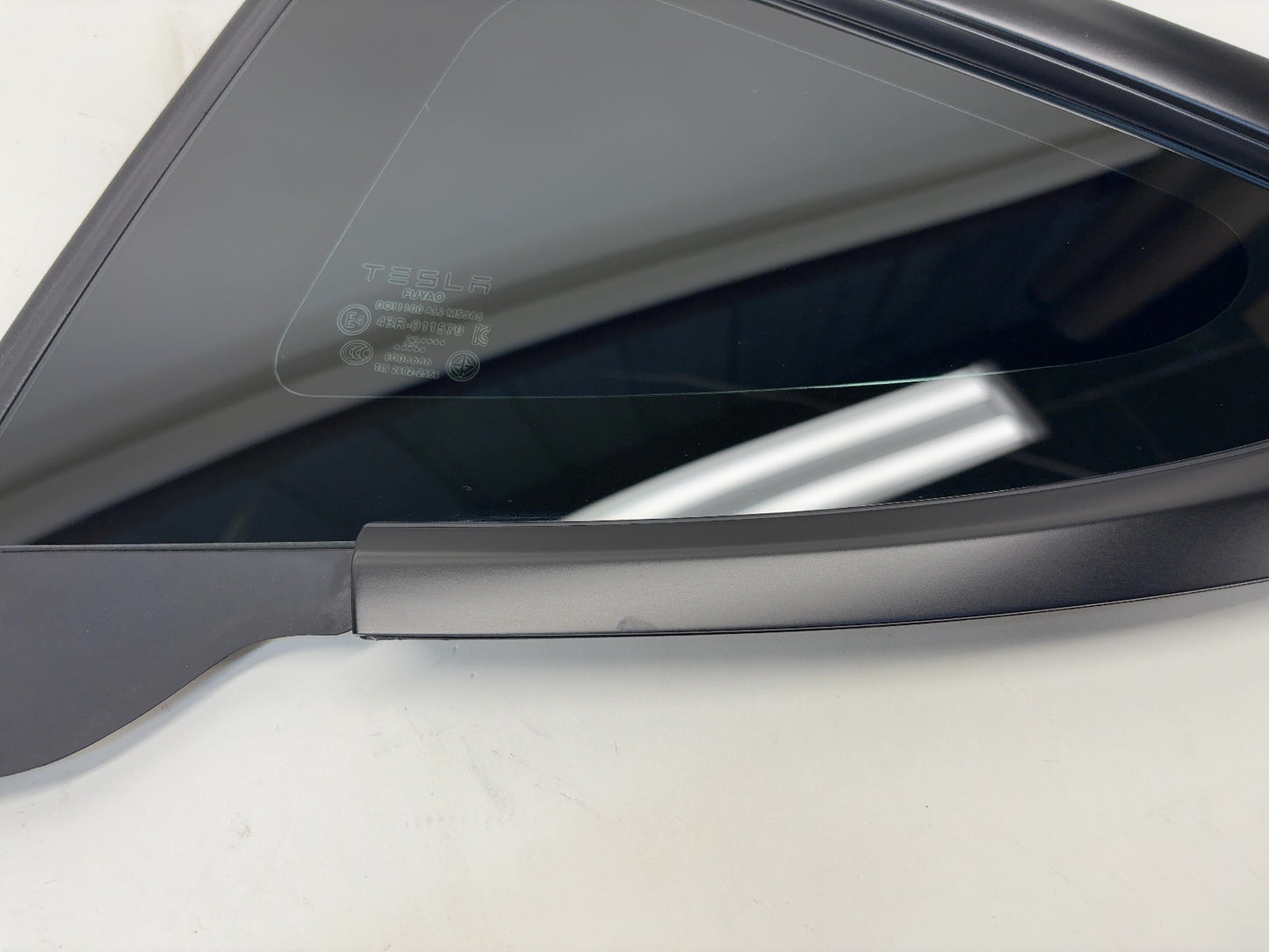 2024-2025 Tesla Model 3 Highland Rear Quarter Glass Right Black 1915484-21-C