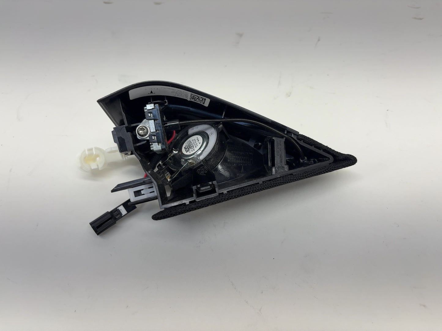 2026 Tesla Model Y Juniper Door Trim Tweeter Front Left 3641644-00-H