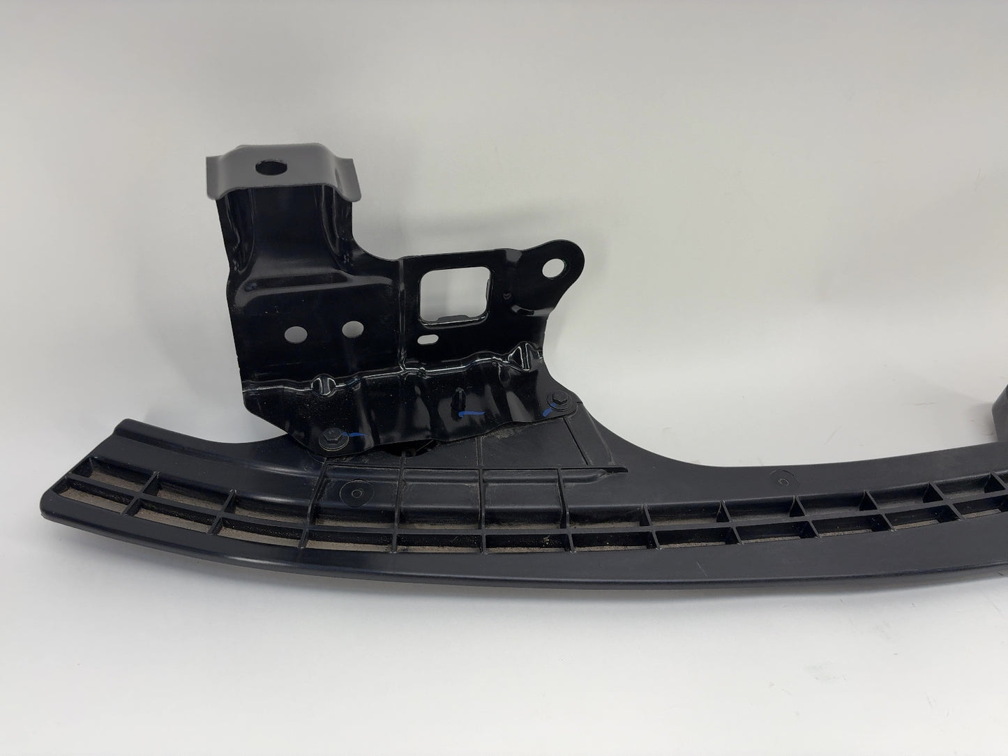 2026 Tesla Model Y Juniper Front Ankle Catcher 1949866-00-C