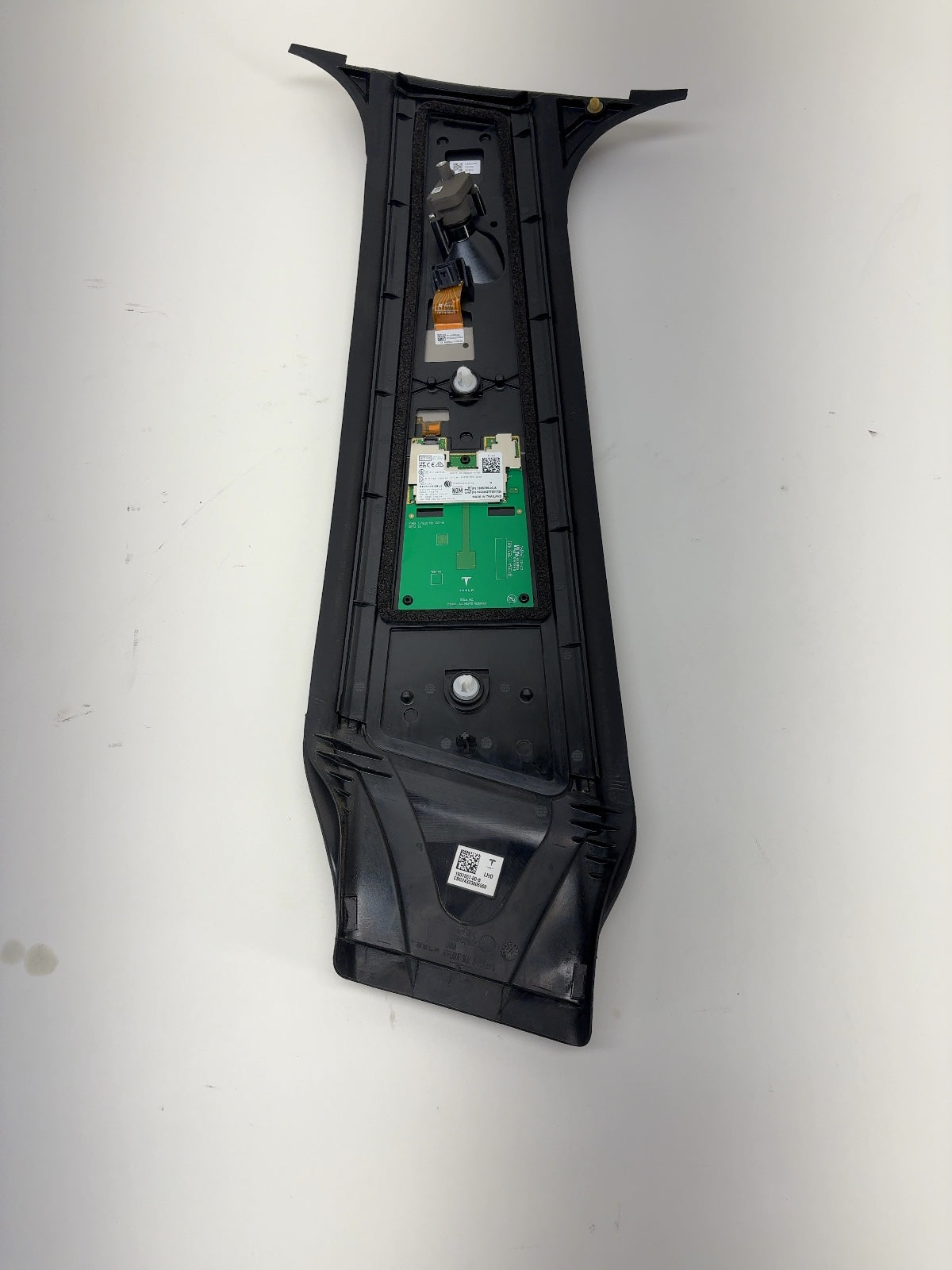 2026 Tesla Model Y Juniper B Pillar Glass With Camera Left 1937557-00-B