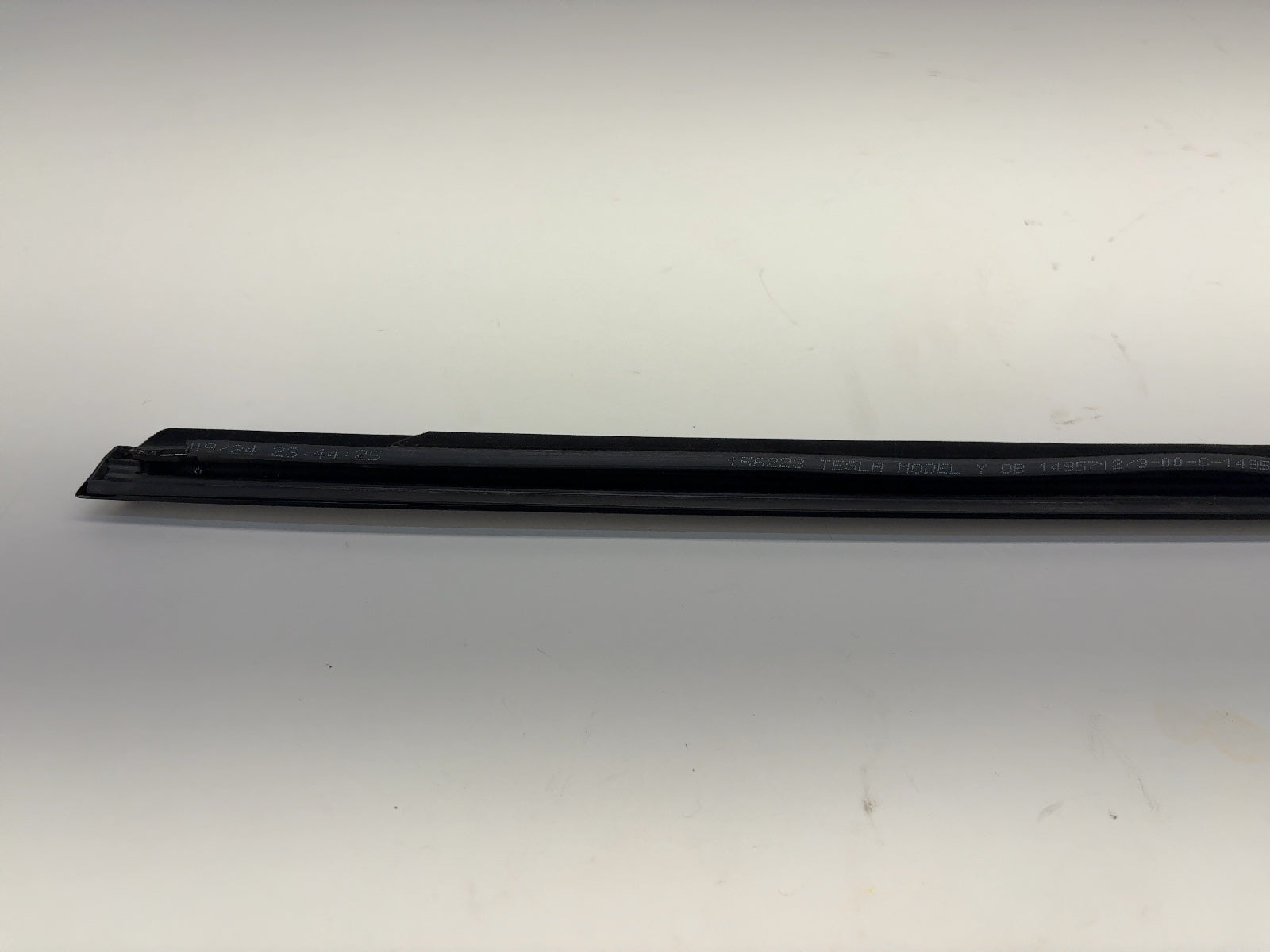 2026 Tesla Model Y Juniper Rear Left Door Belt Molding 2022811-21