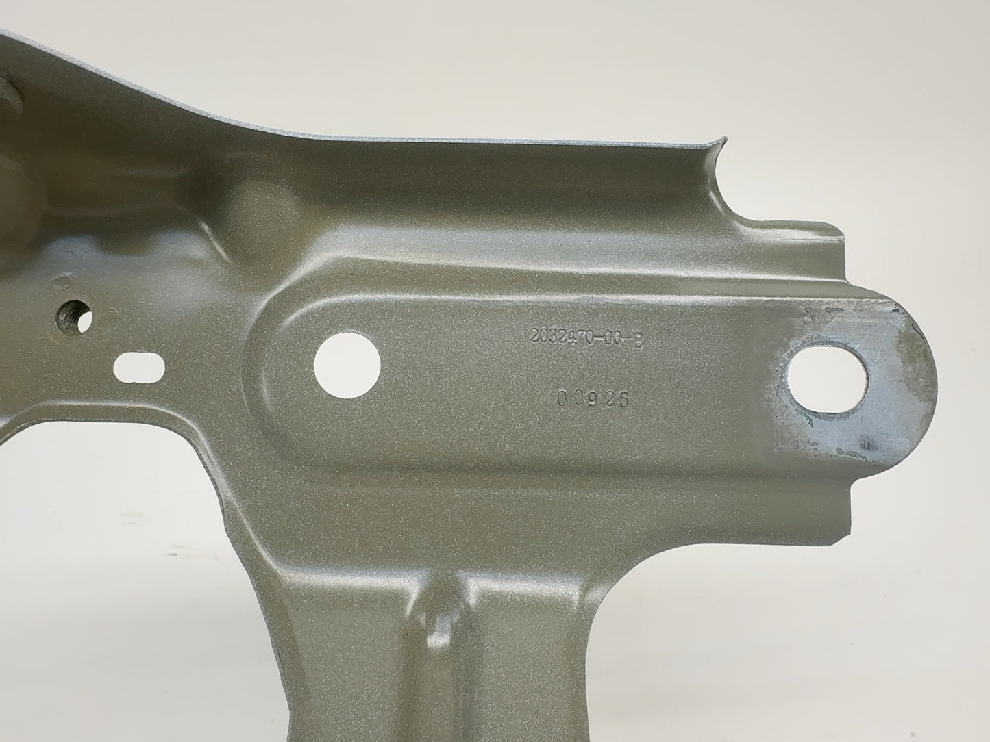 2026 Tesla Model Y Juniper Front Right Fender Support Bracket 2032470-00-B