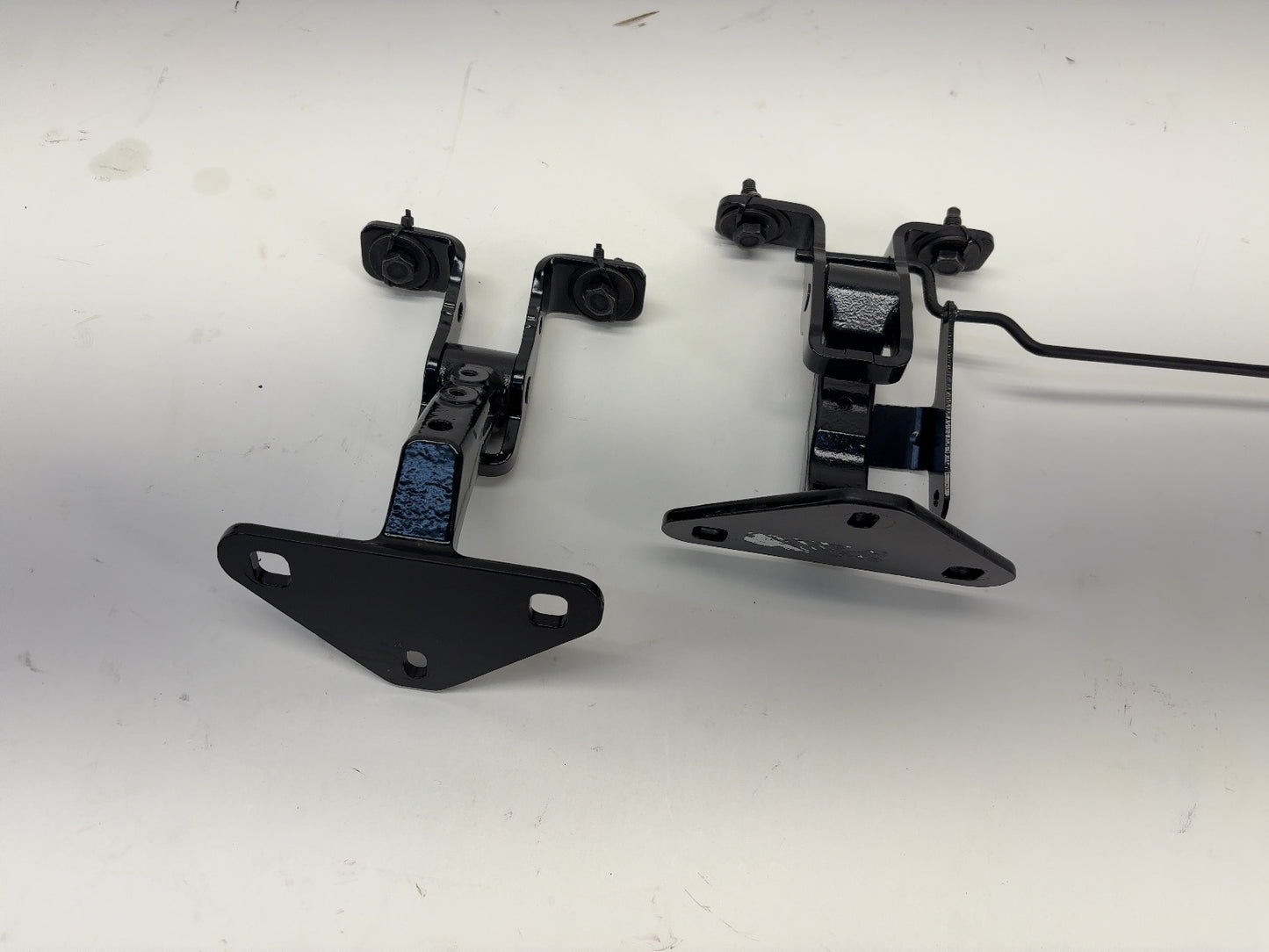 2024 Rivian R1S Lower Liftgate Hinges PT00003663-J