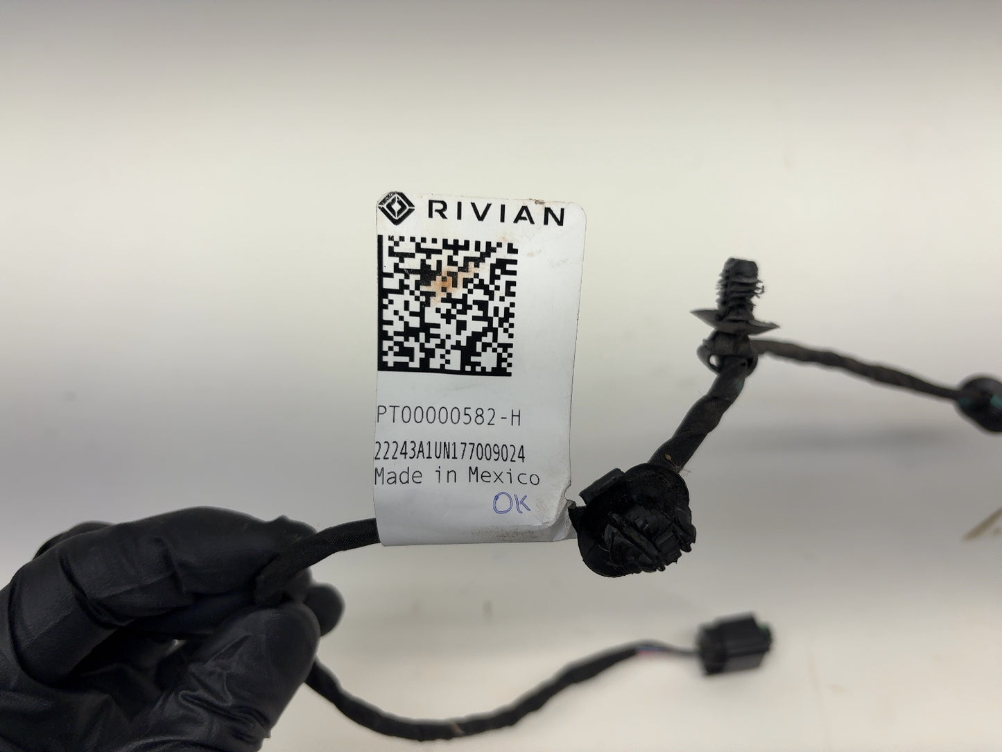 2022 Rivian R1T Tailgate Wiring Harness PT00000582-H