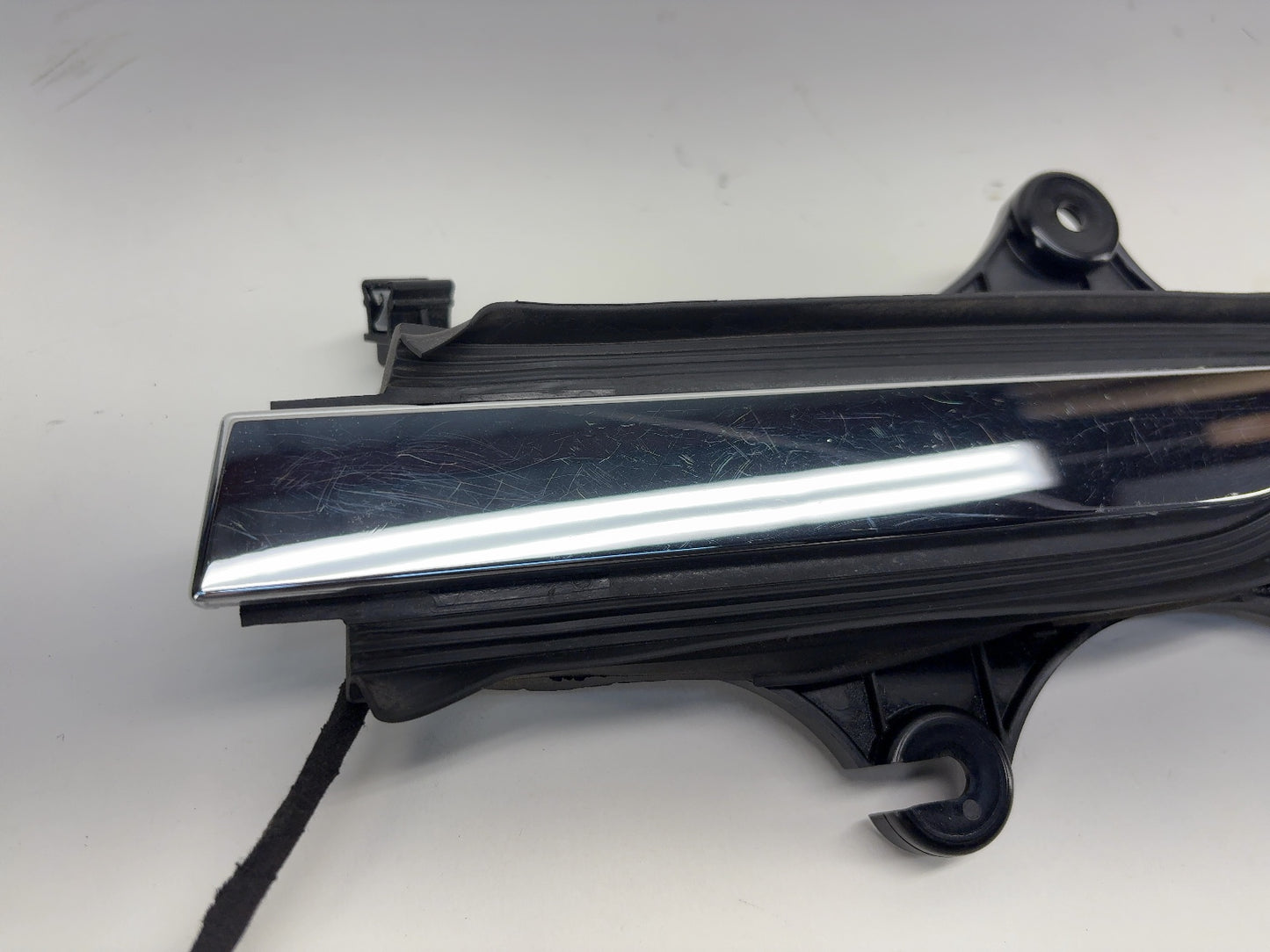 2018-2020 Tesla Model X Front Left Door Handle 1035418-00-E