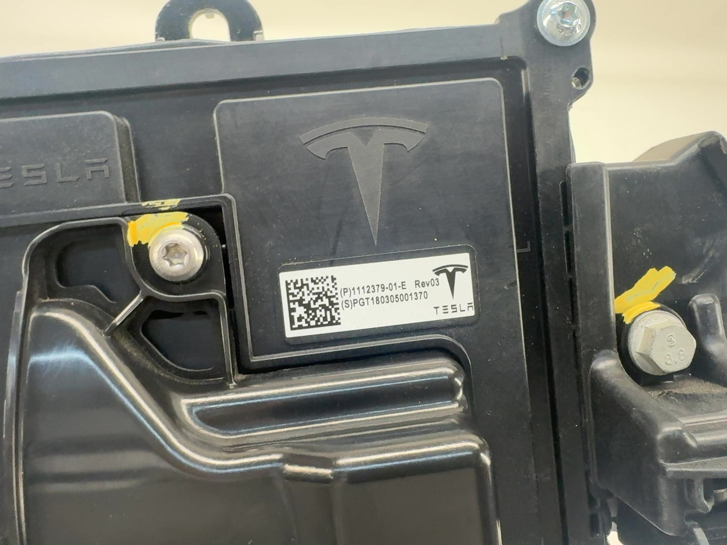 2018 Tesla Model X Efuse Module 1112379-01-E
