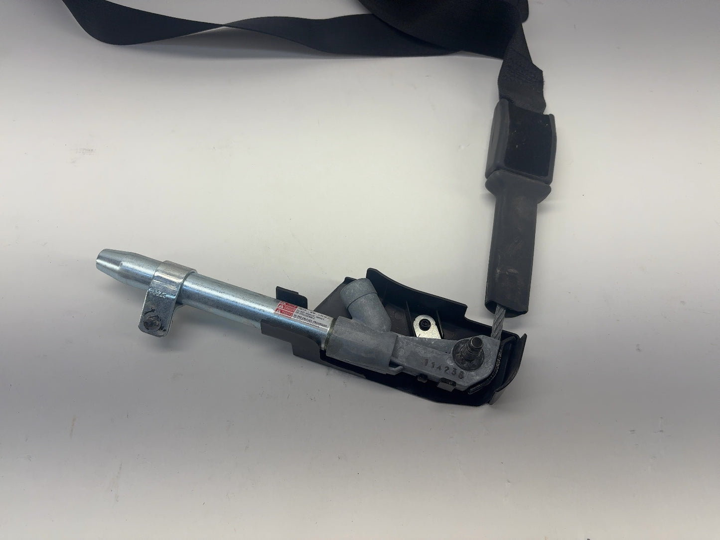 2014-2015 Tesla Model S Front Right Seatbelt With Pretensioner 1048259-02-A