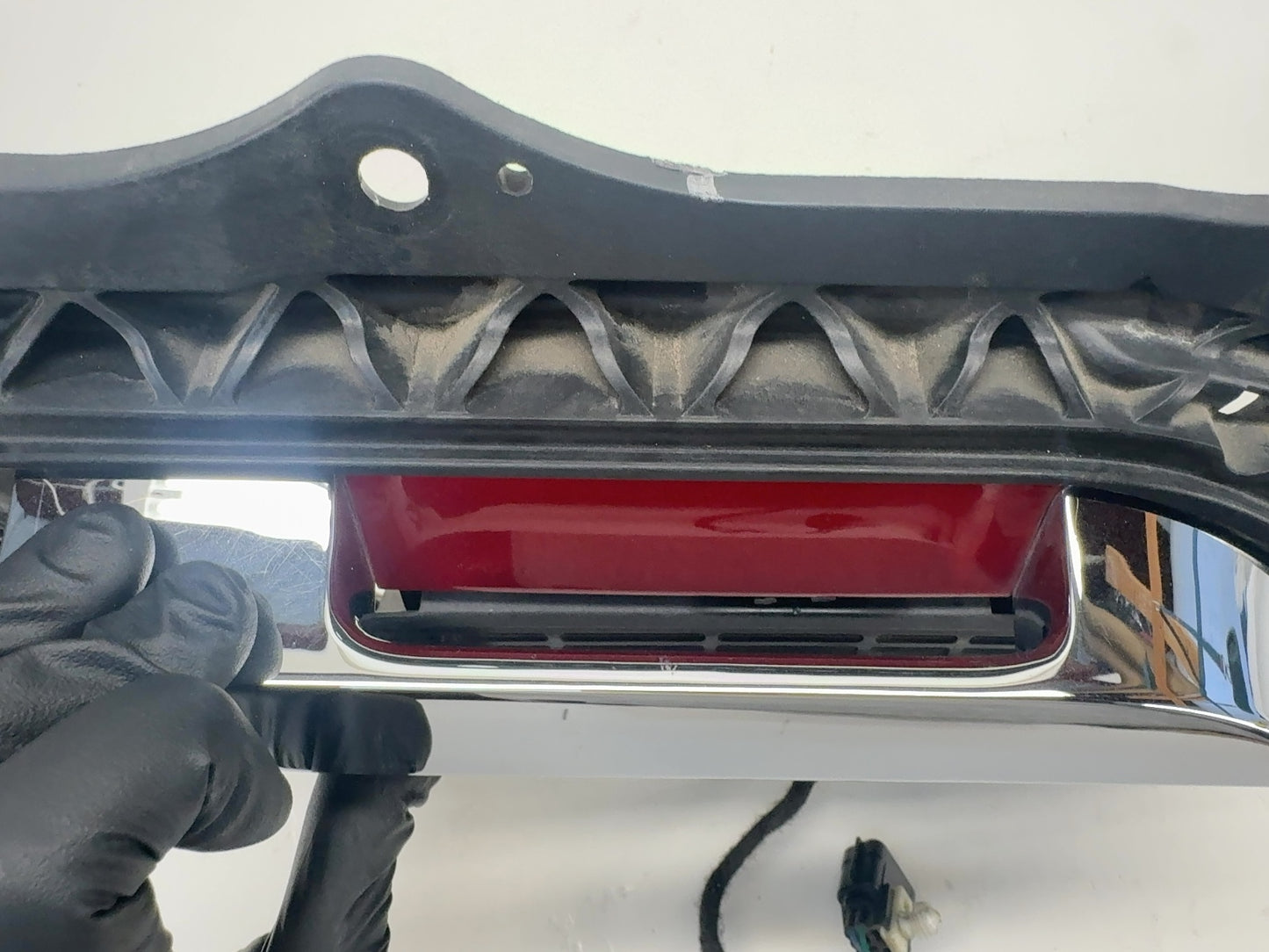 2014 Tesla Model S Front Right Exterior Door Handle 1007372-00-L