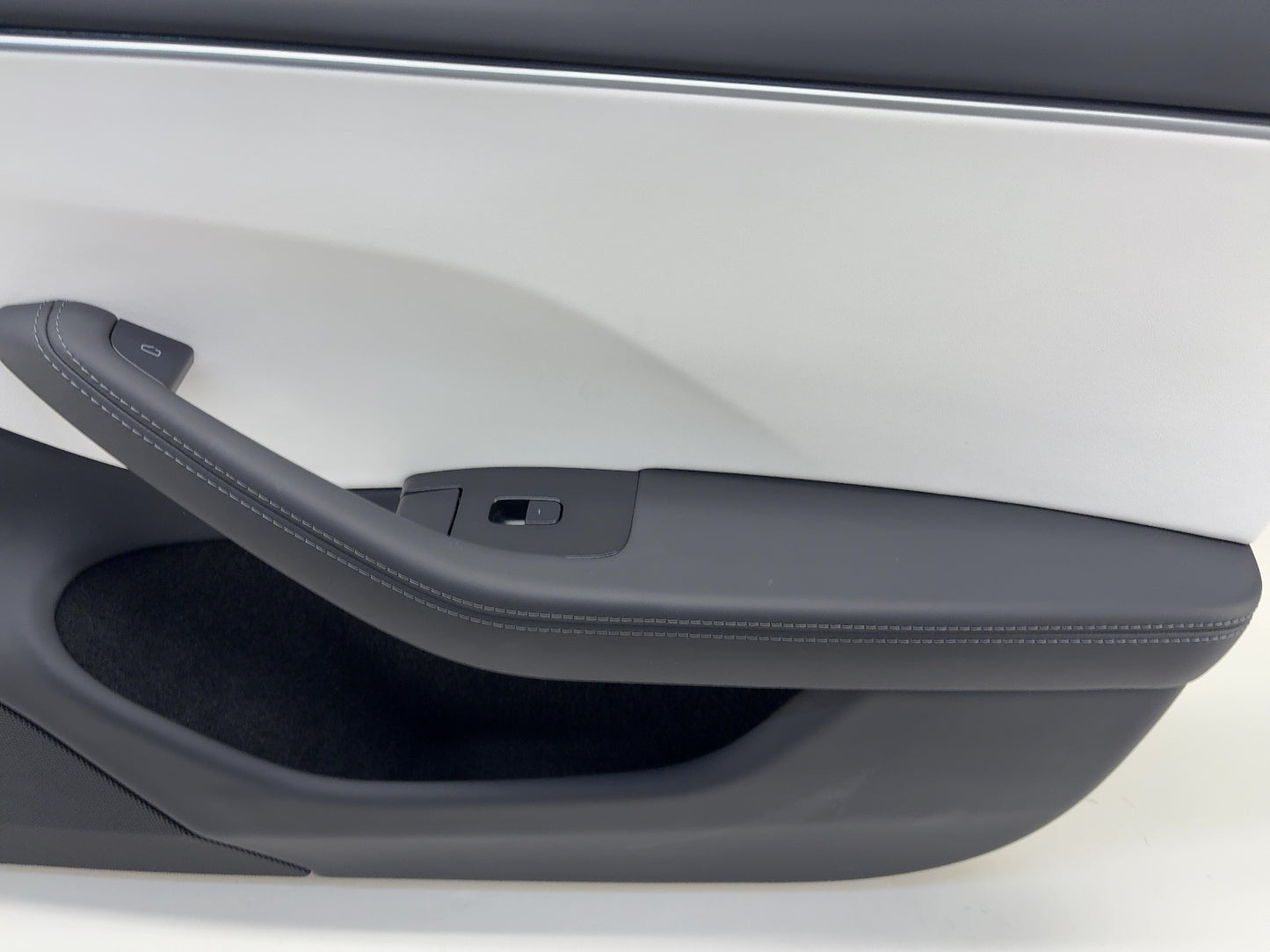 2025 Tesla Model 3 Highland Front Right Door Panel 1776742-20-E