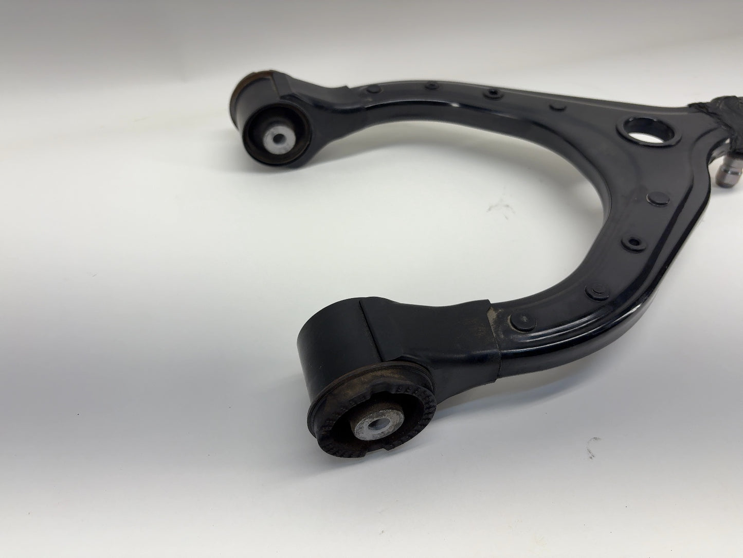 2017-2018 Tesla Model X Front Right Upper Control Arm 1027327-00-D