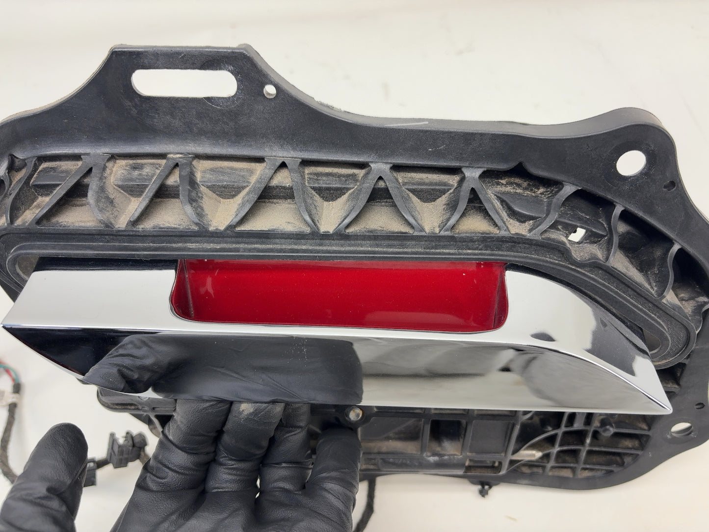 2014 Tesla Model S Rear Right Exterior Door Handle 1007374-00-L