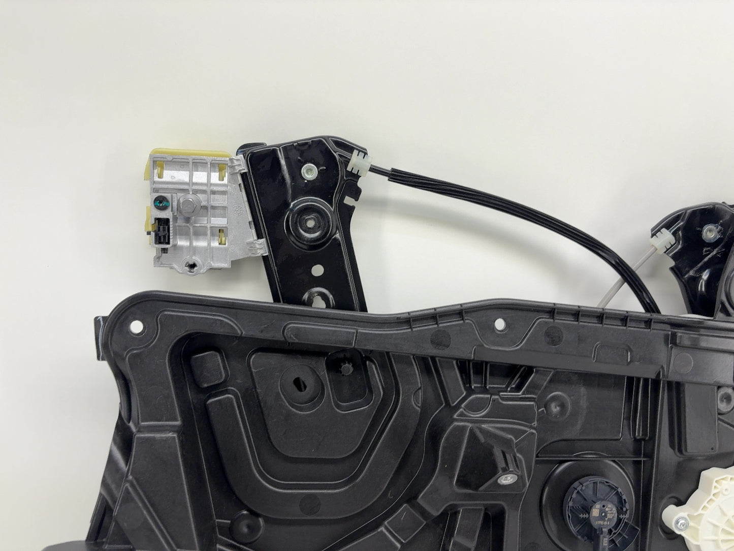 2026 Tesla Model Y Juniper Front Left Window Regulator Complete 2005484-02-A