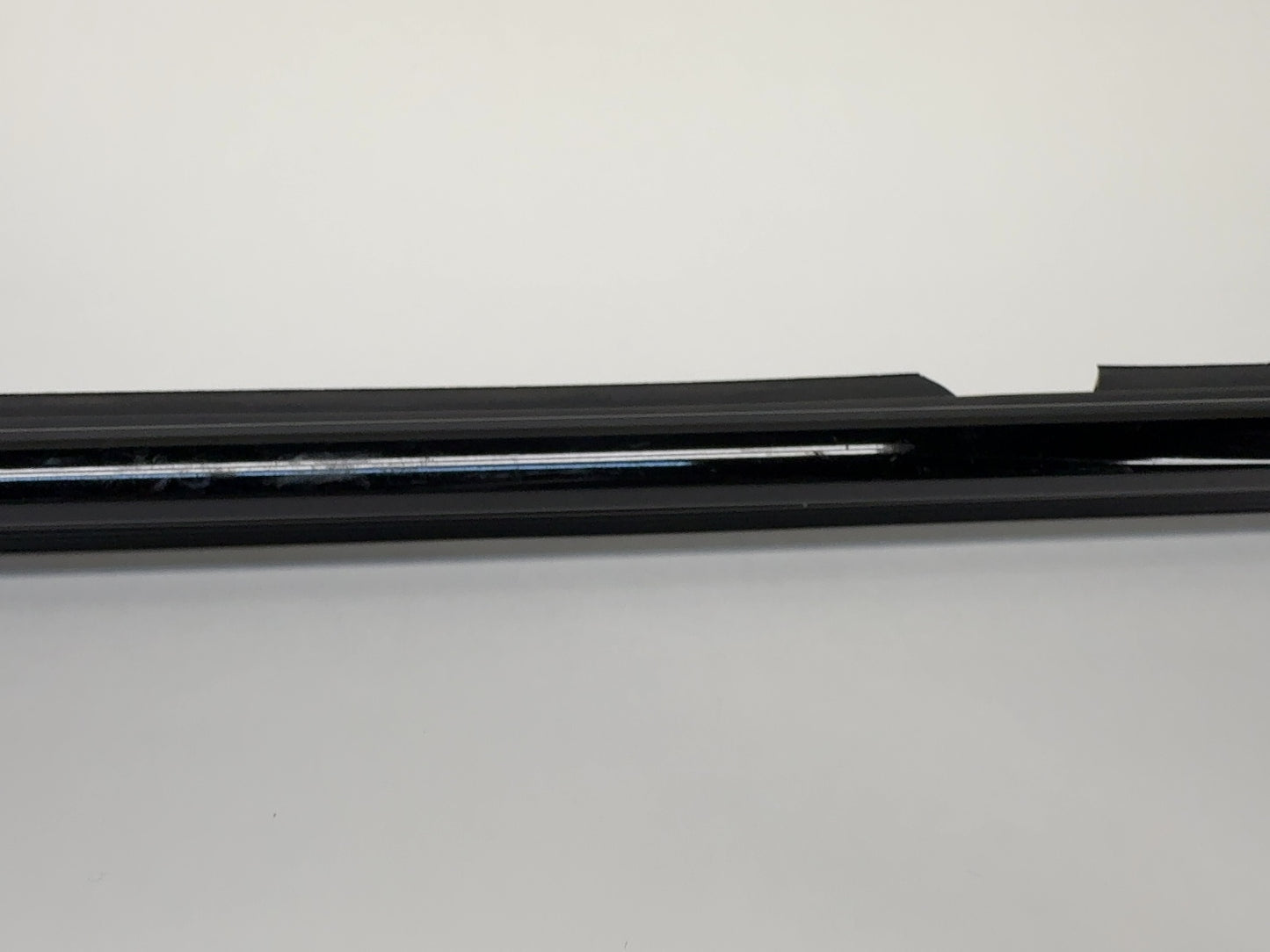 2023 Rivian R1S R1T Front Right Door Belt Molding U PT00041977-G