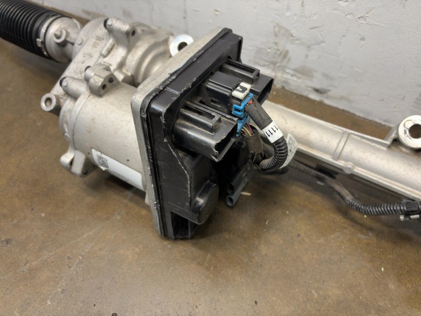 2018-2019 Tesla Model 3 Steering Rack Without Tie Rods 1044831-25-D
