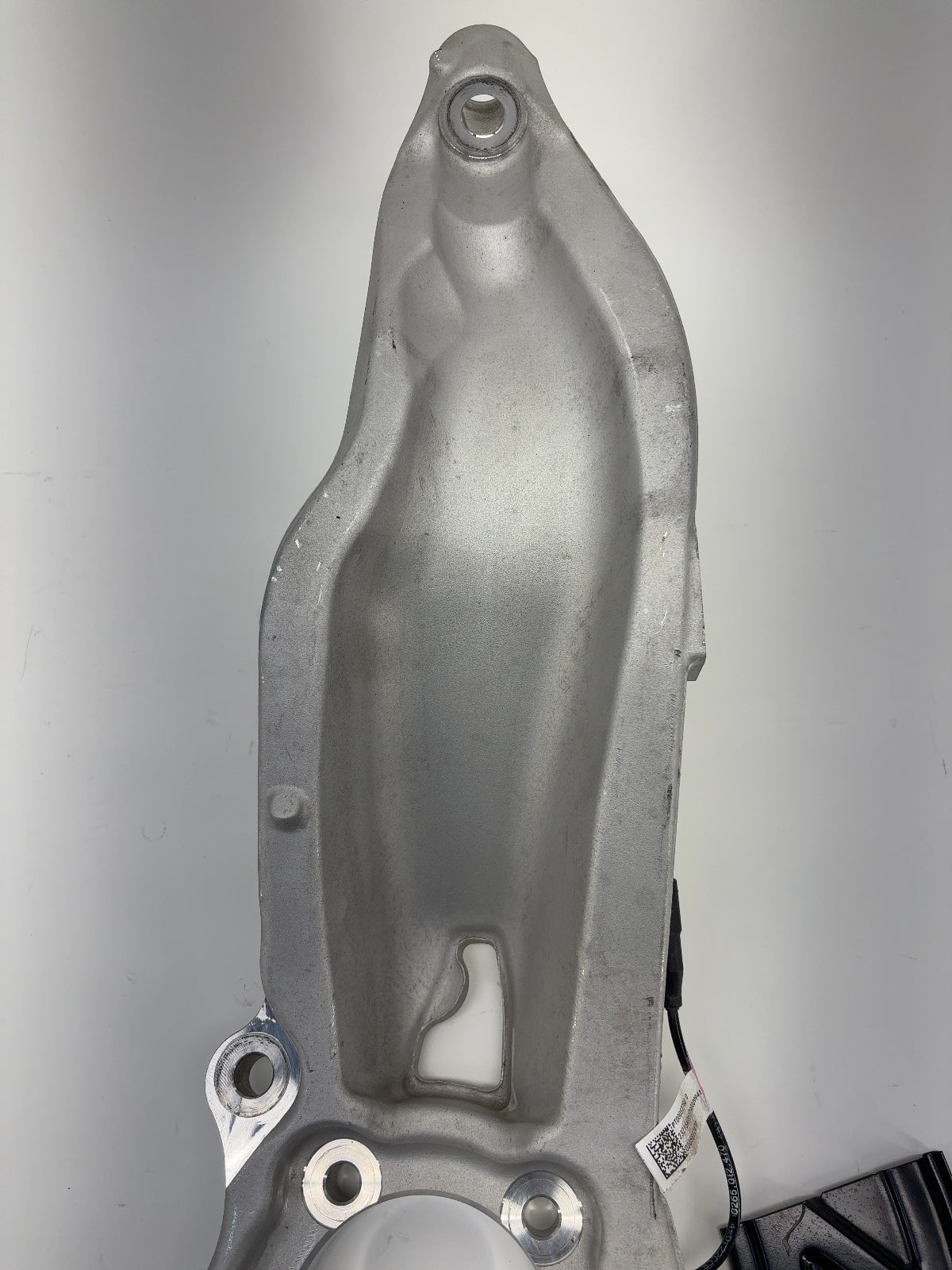 2024 Rivian R1S R1T Front Left Knuckle With Shield PT00415632-D