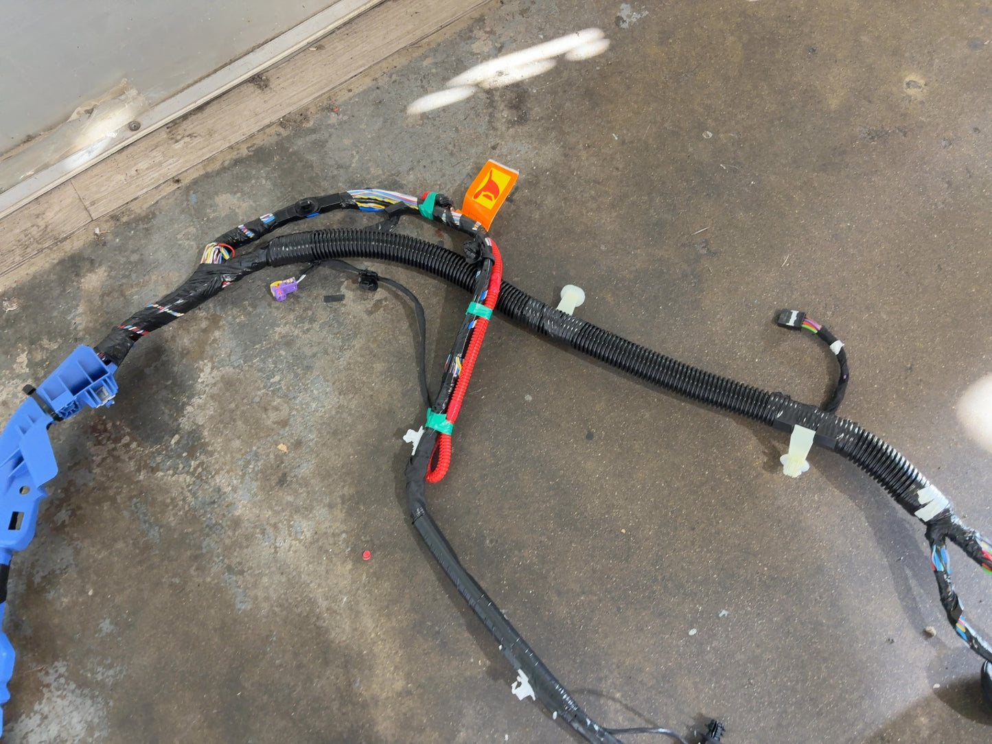2026 Tesla Model Y Juniper Right Body Harness 1933903-01-D