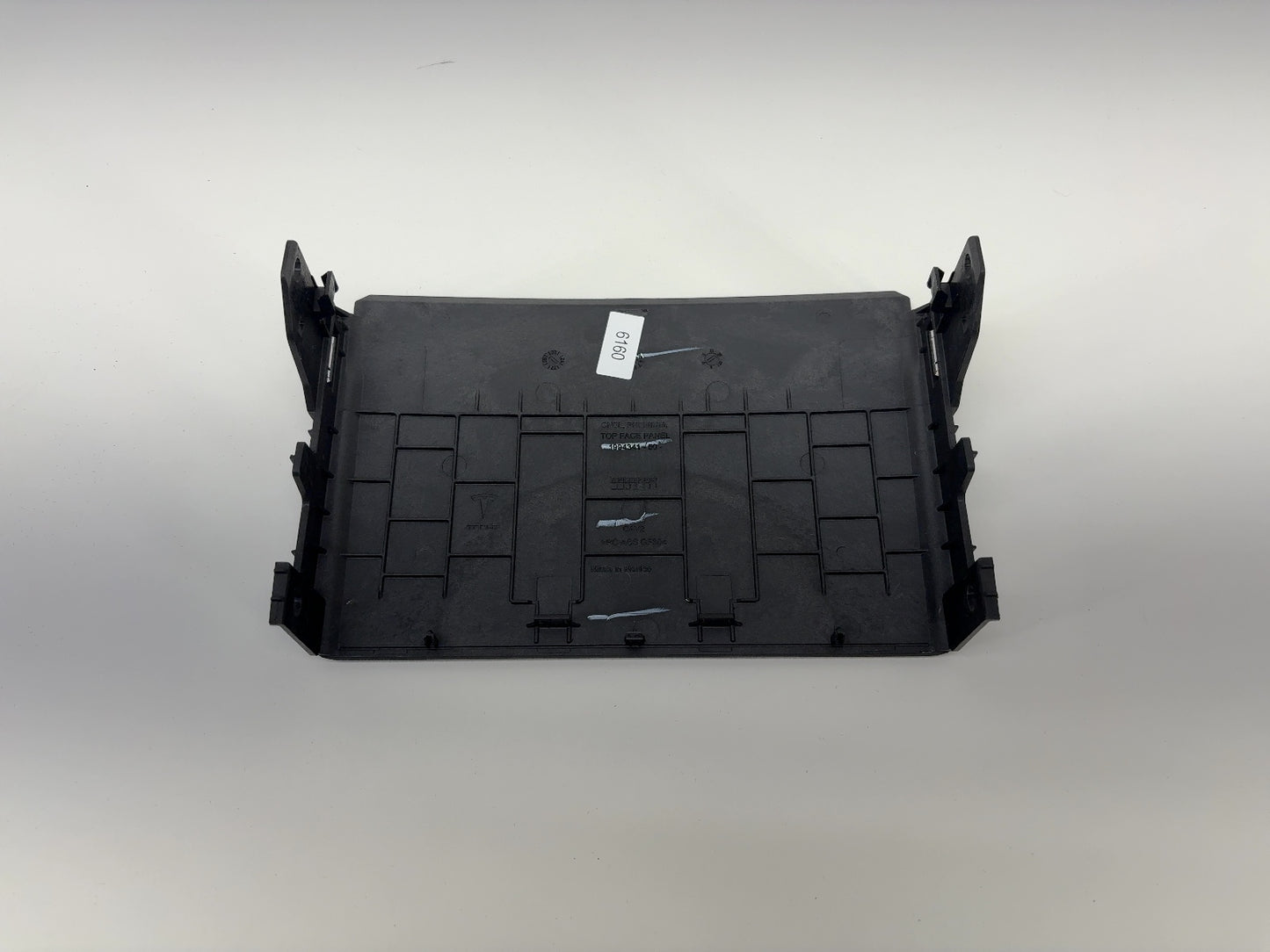 2026 Tesla Model Y Juniper Center Console Top Face Panel 1994341-50-C