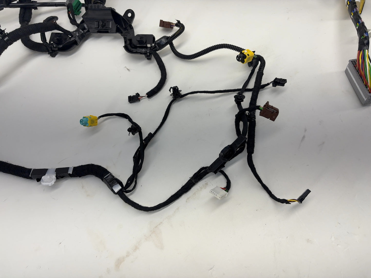 2026 Tesla Model Y Juniper Front Left Driver Seat Harness 1897333-18-D