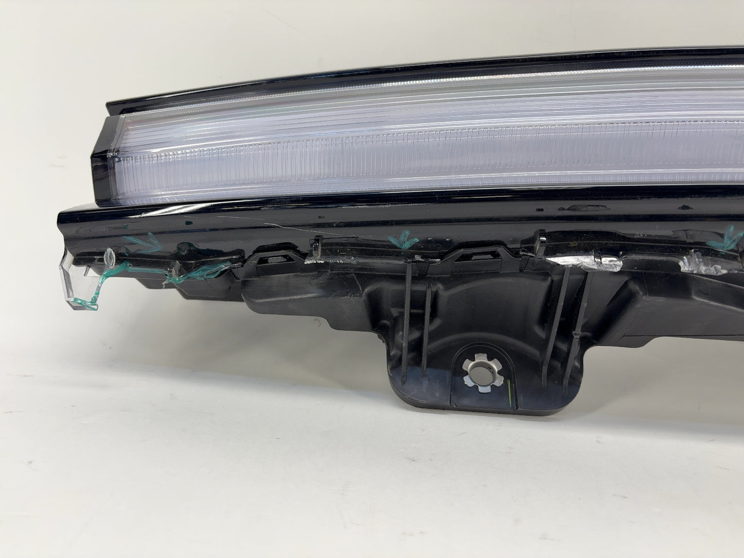 2025 Rivian R1S R1T Center Headlamp PT00252562-D