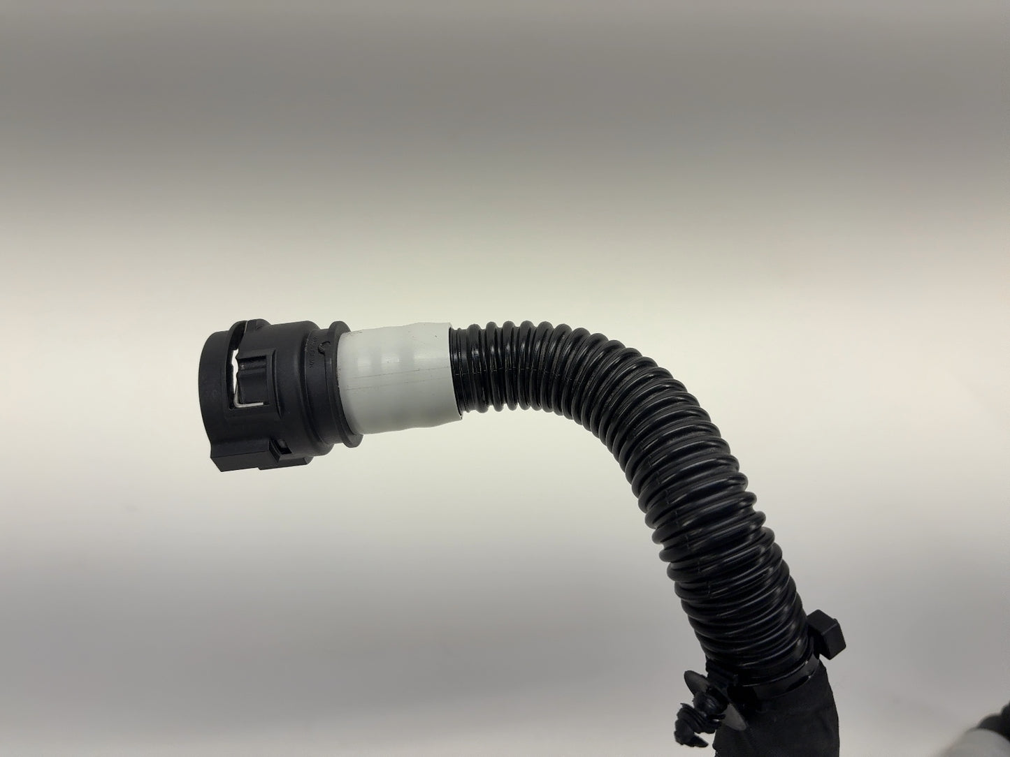 2025 Tesla Model 3 Highland Rear Drive Unit Inverter Inlet Hose 1077594-00-F