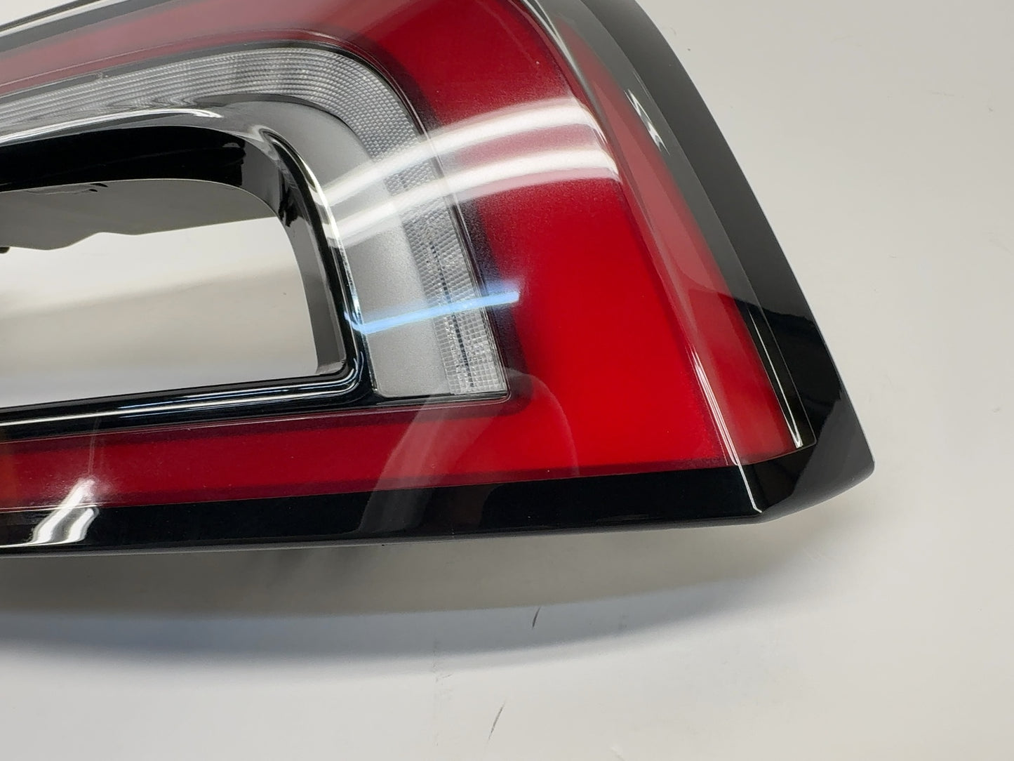 2024-2025 Tesla Model 3 Highland Tail Lamp Liftgate Trunk Right 1691500-00-F